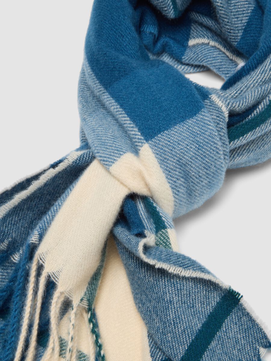 Sciarpa azzurro chiaro, blu petrolio ed ecr&ugrave; a quadri_1