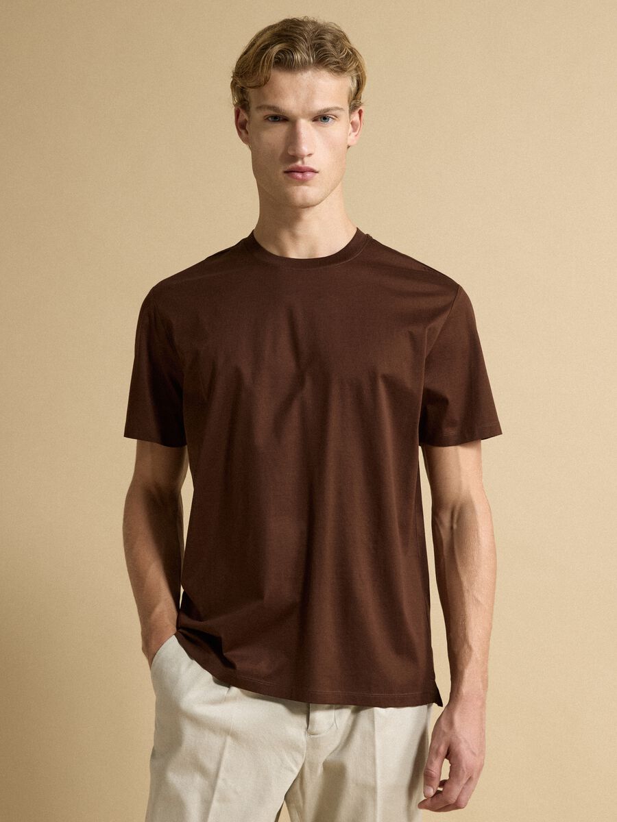 Brown pure cotton jersey T-shirt with relaxed fit crew neck_1