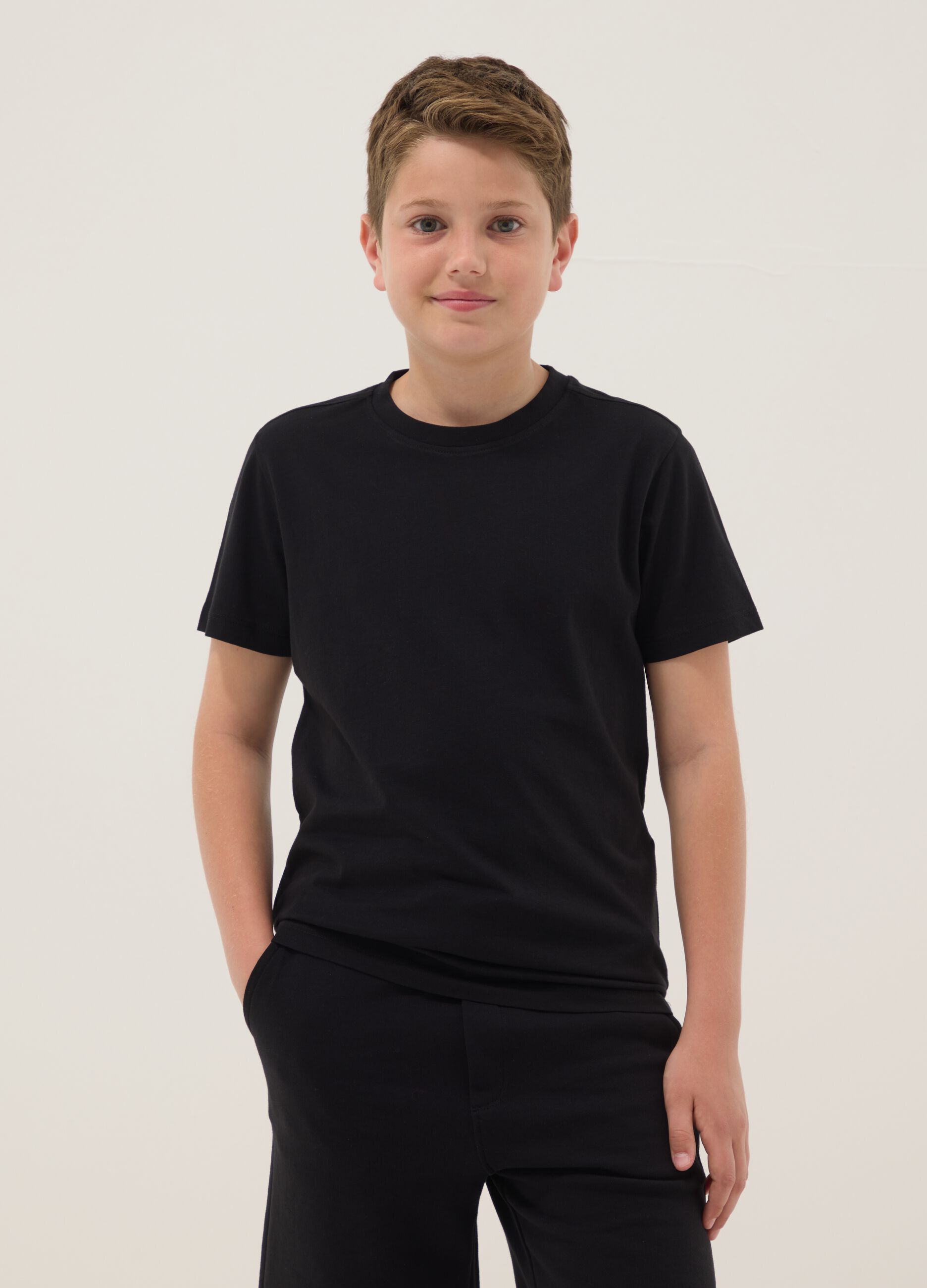 Boys&rsquo; black pure cotton regular fit T-shirt