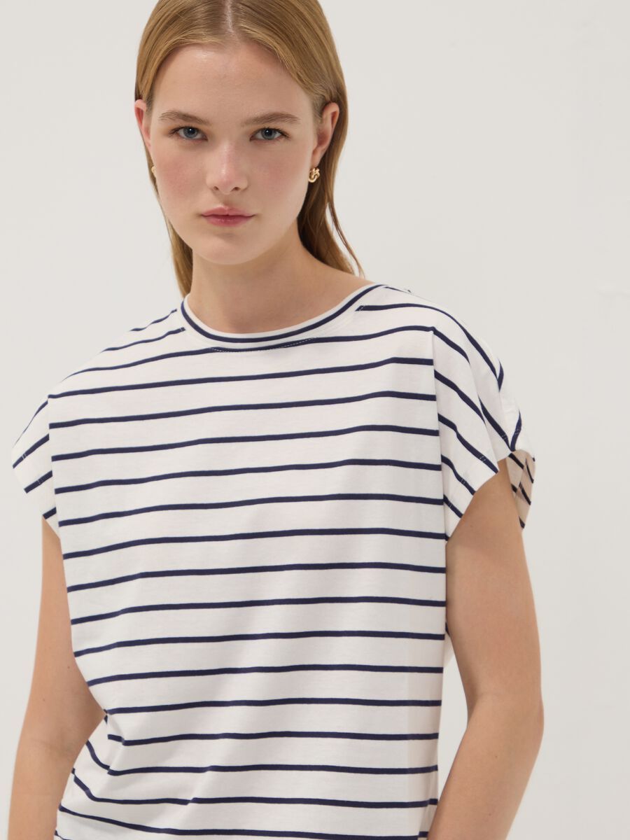 White pure cotton T-shirt with blue stripes, regular fit_0