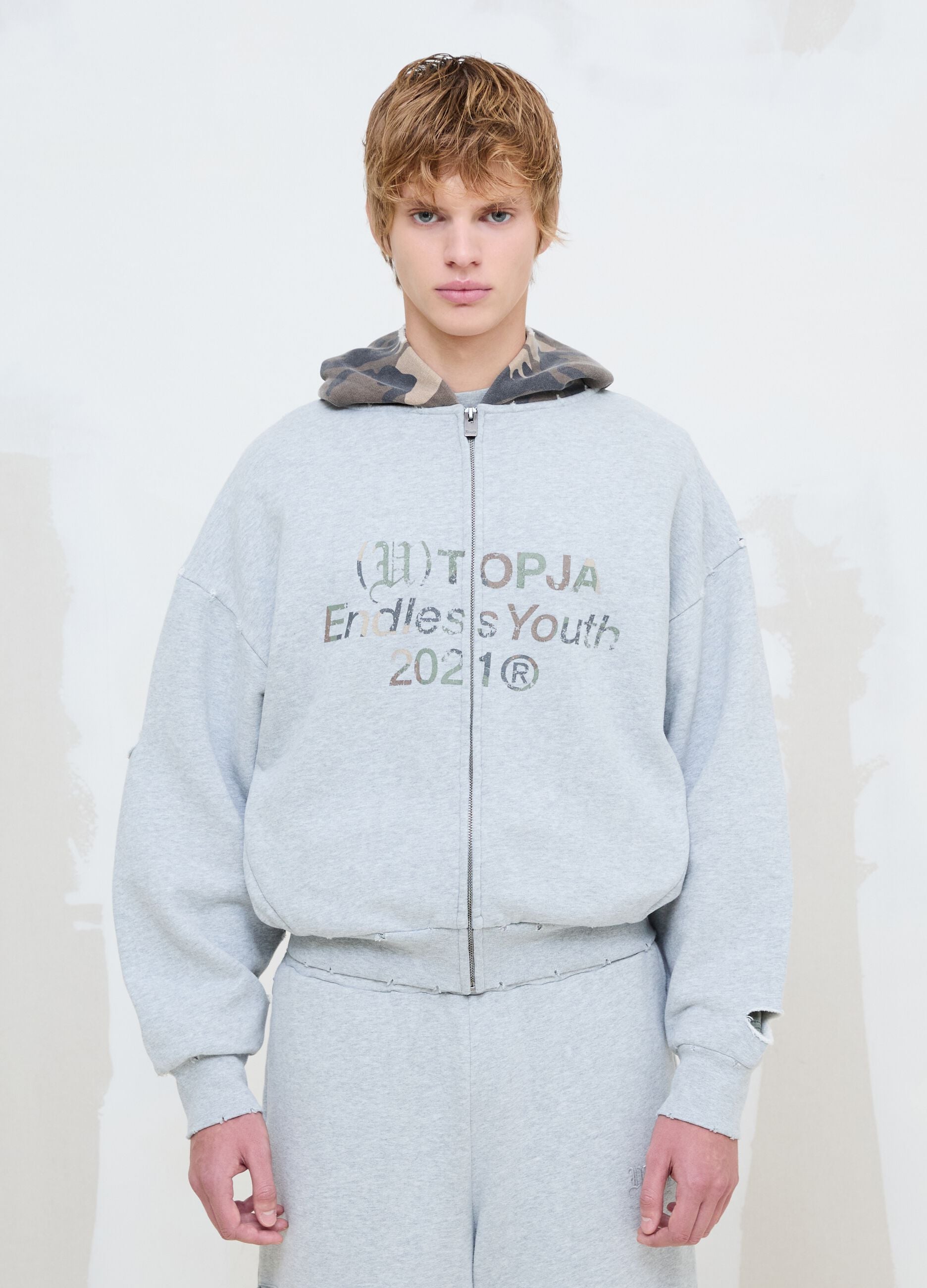 Full-Zip Hoodie in Sunfaded Grey & Camo