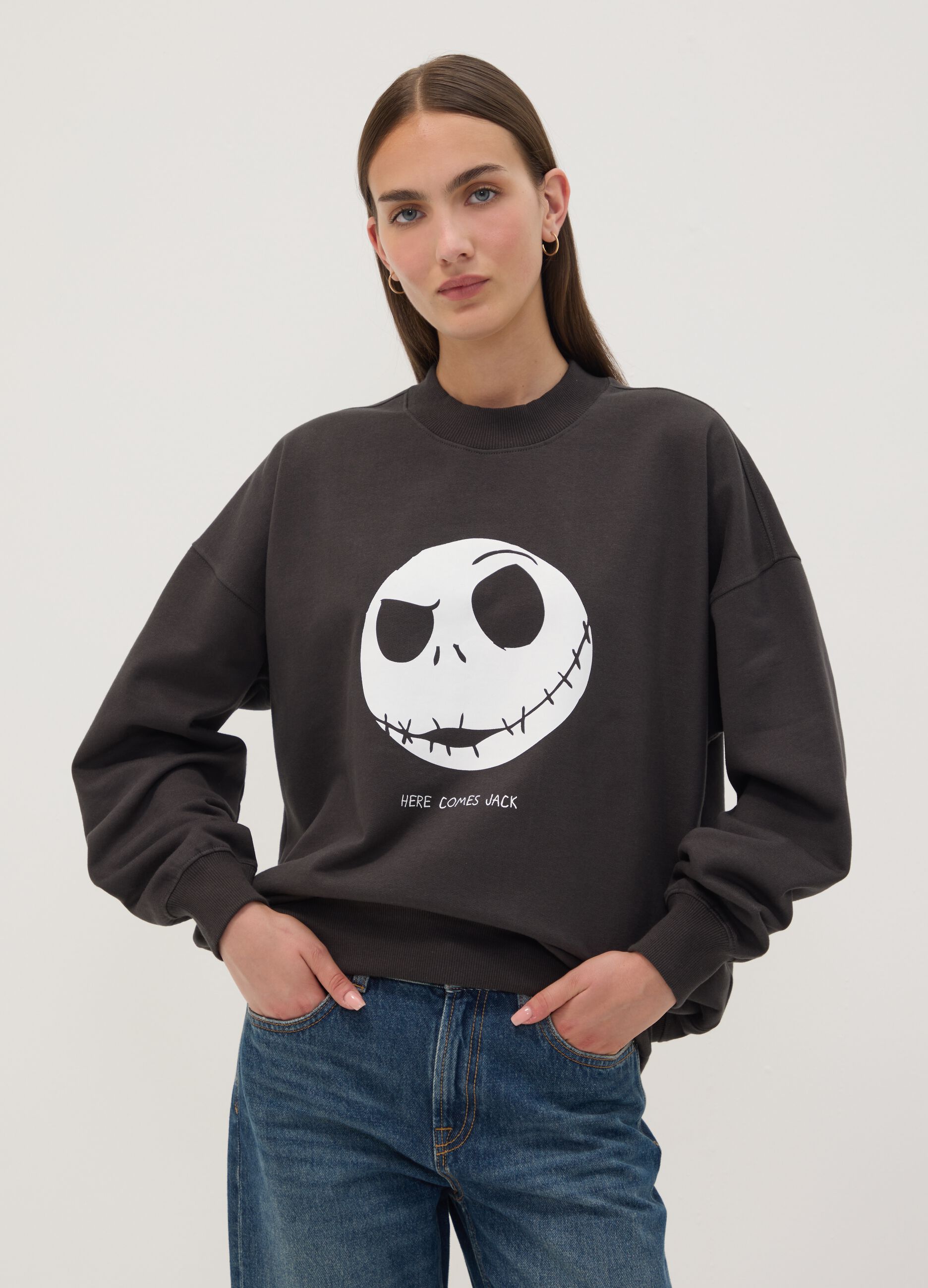 Sweatshirt preta em 100% algod&atilde;o com estampado The Nightmare Before Christmas