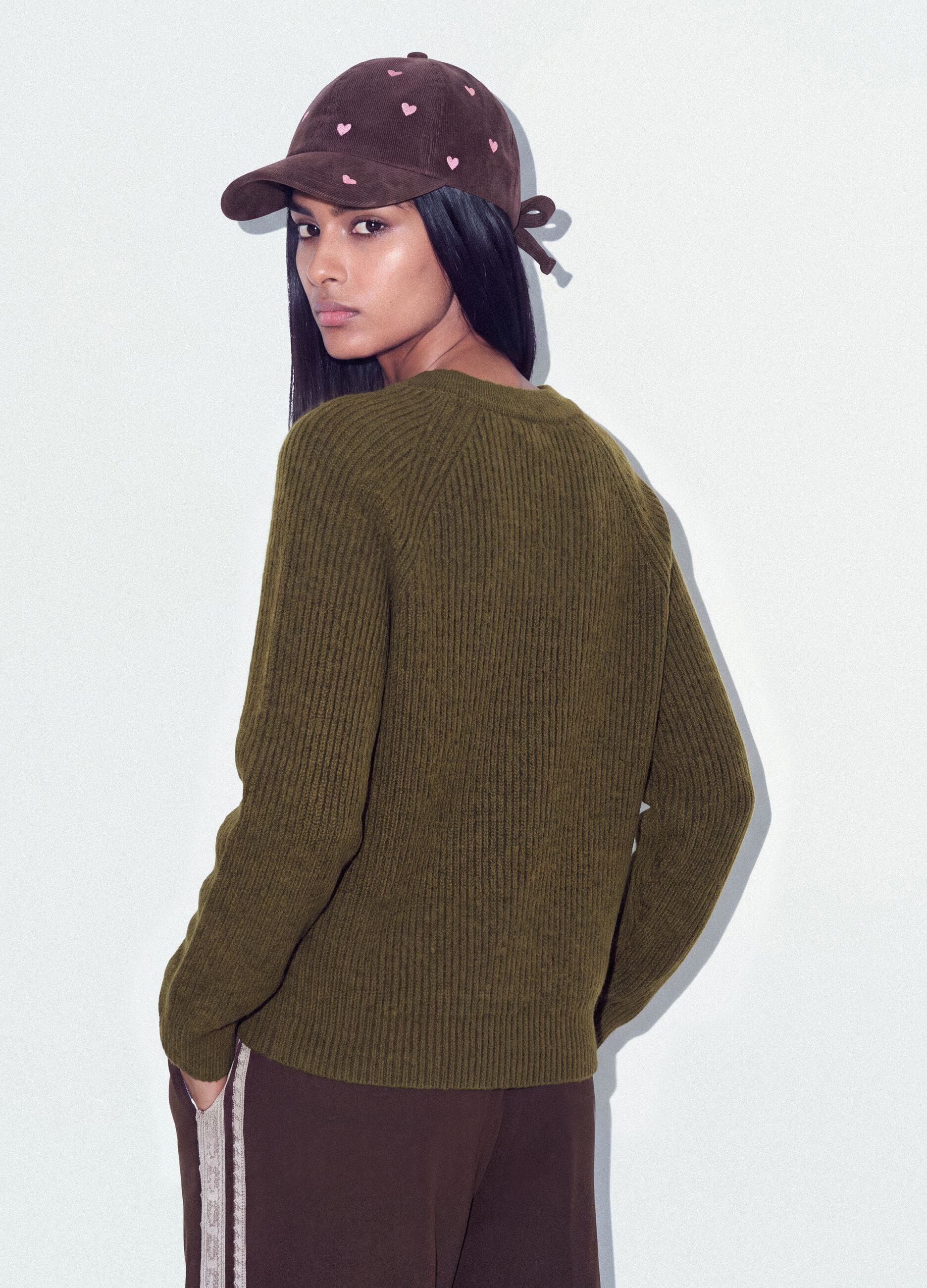 Cardigan verde in lana elasticizzata con scollo profondo a V over fit