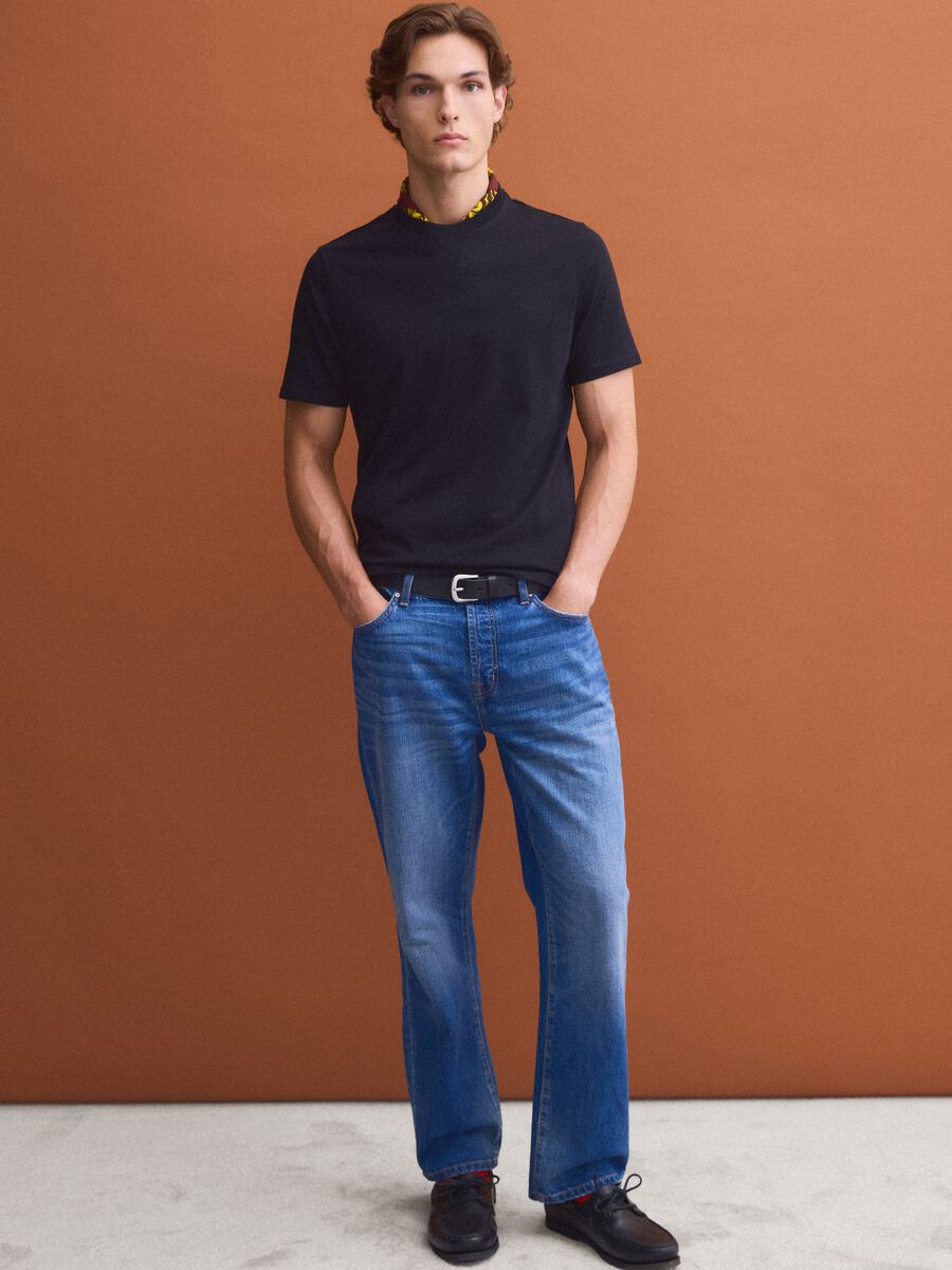 Black crew-neck pure cotton T-shirt, regular fit_2