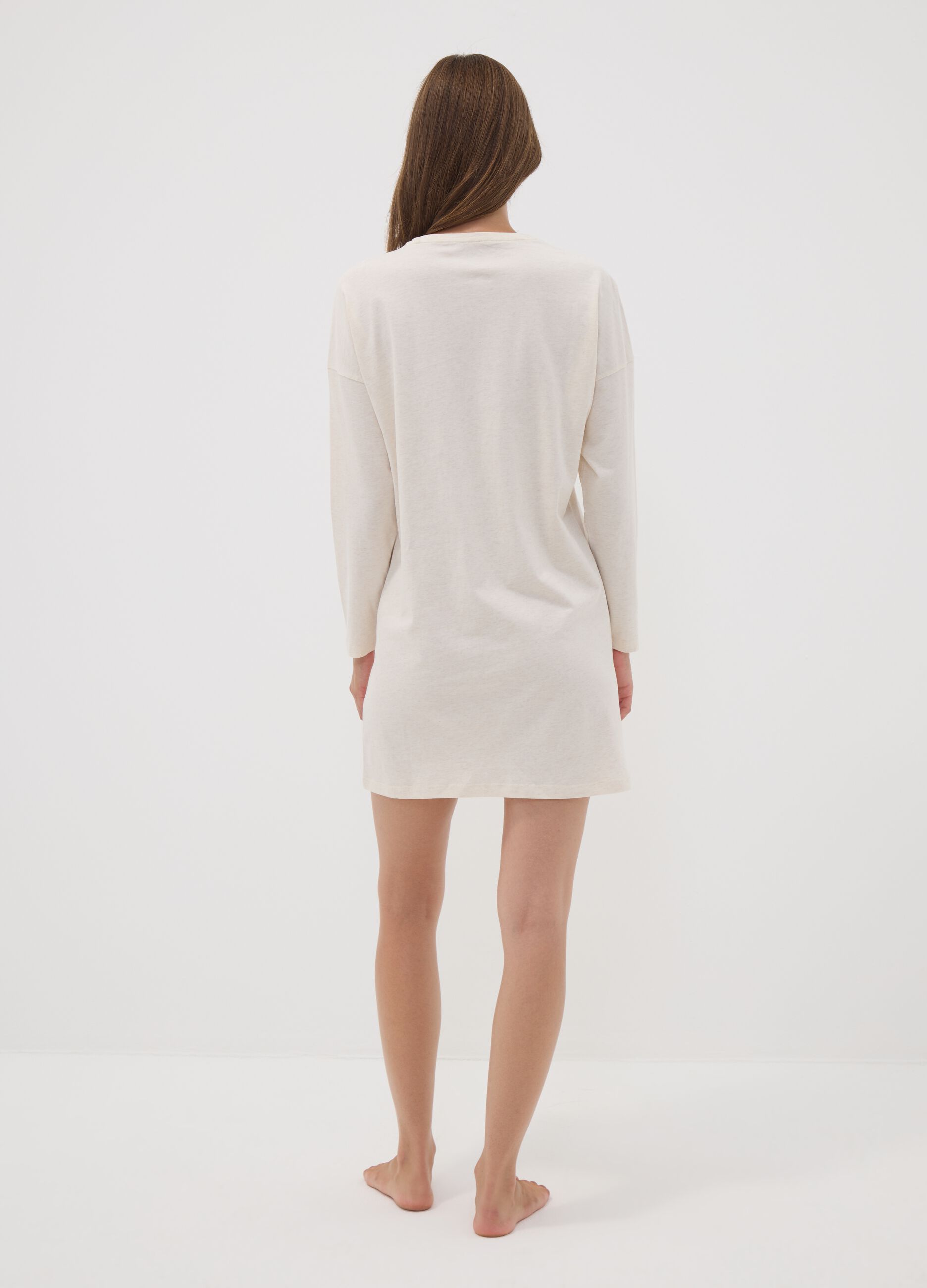 Camicia da notte beige in puro cotone organico con stampa cornetto