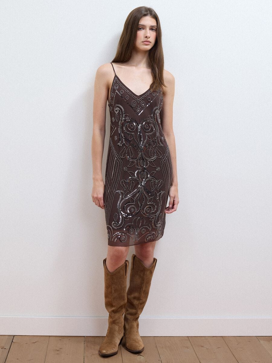 Brown fitted stretch dress with sequins_2