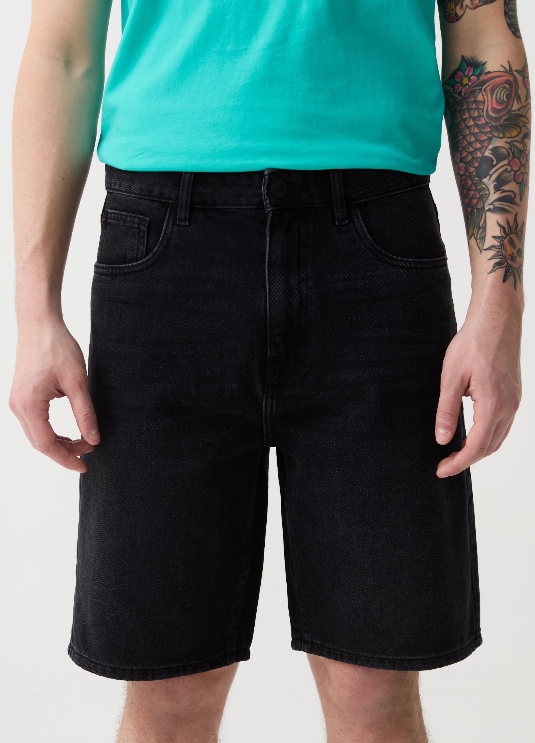 Baggy-fit Bermuda shorts in denim with five pockets