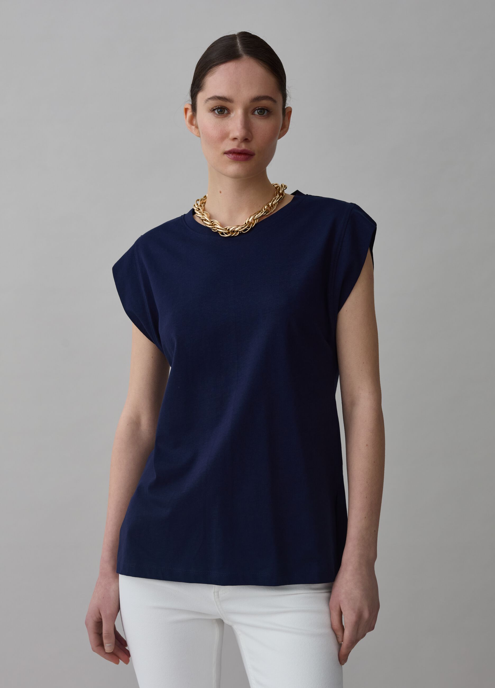 Sleeveless T-shirt with cut-out detail