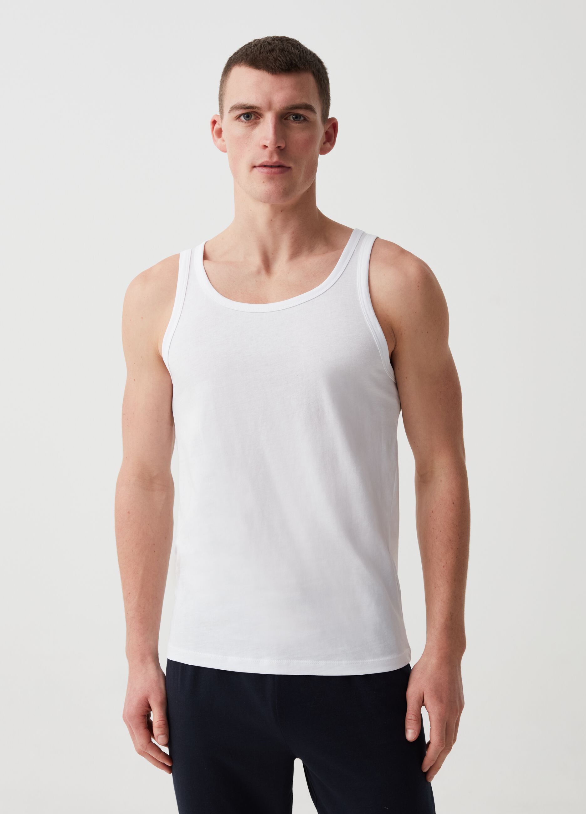 Three-pack racer back tops with round neck in organic cotton