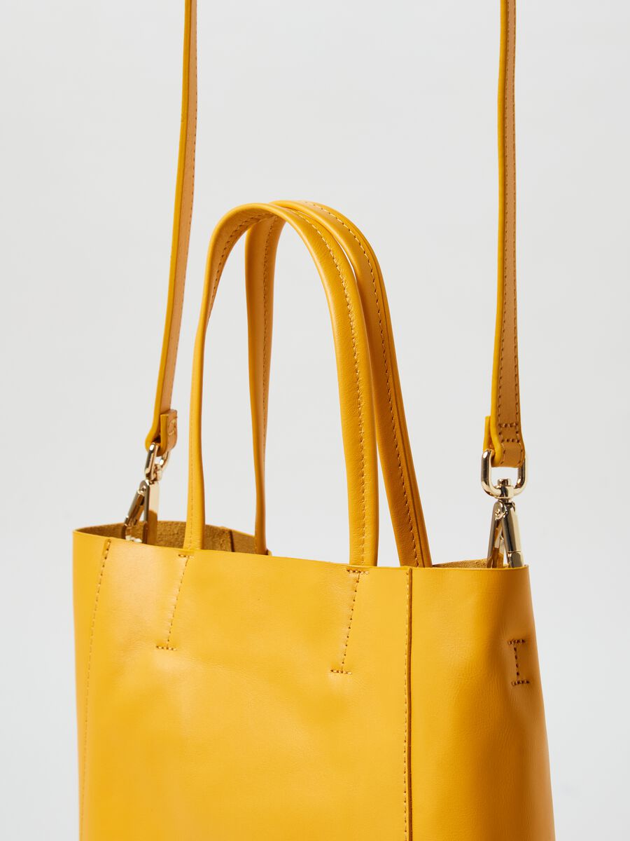 Leather tote bag with shoulder strap_2