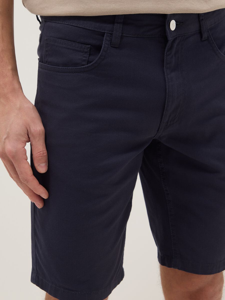 Blaue Regular-Fit-Shorts aus reiner Baumwolle_3