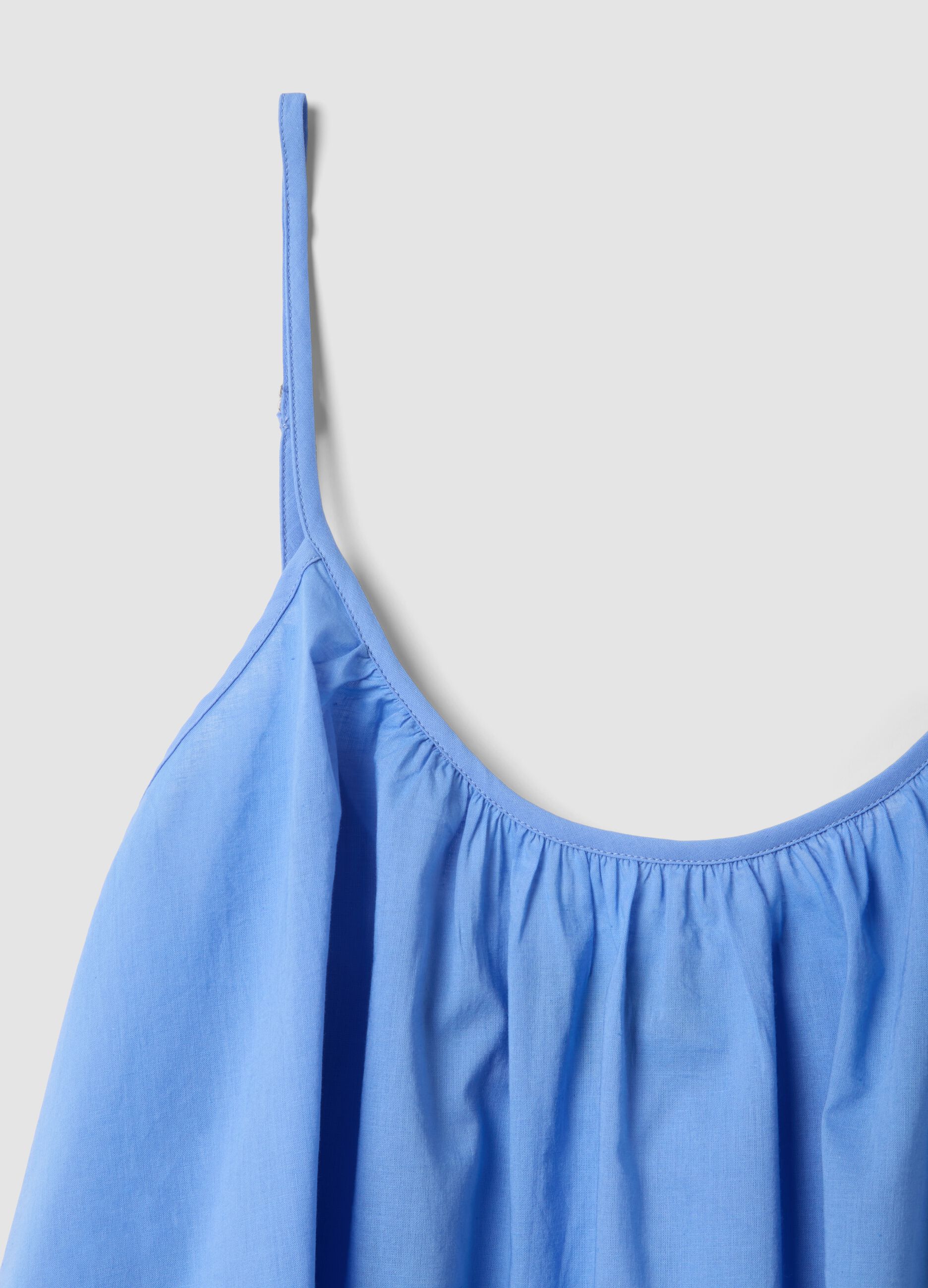 Blusa azul em algod&atilde;o puro com al&ccedil;as finas