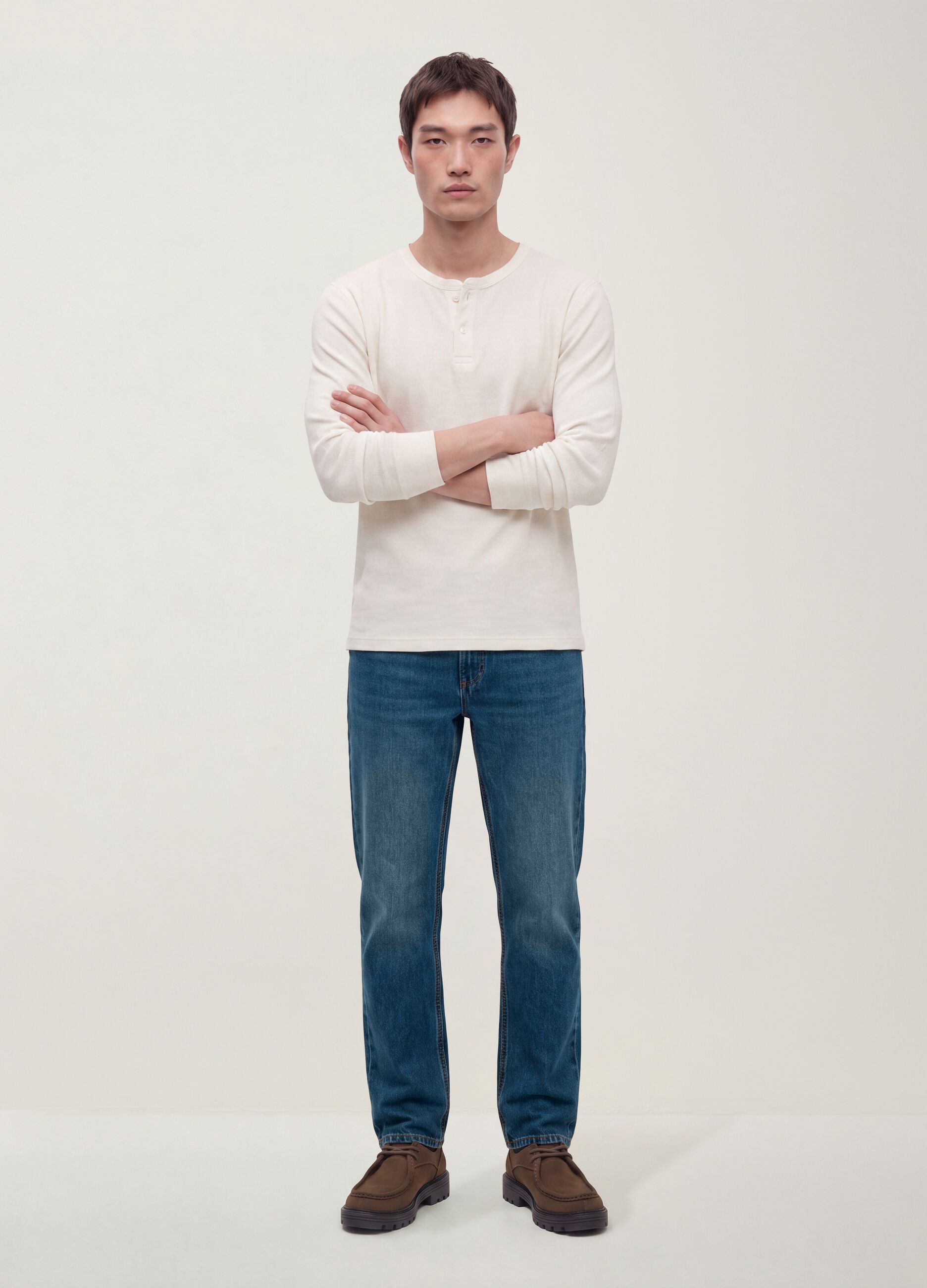 Jeans de ganga azul em algod&atilde;o puro, regular fit