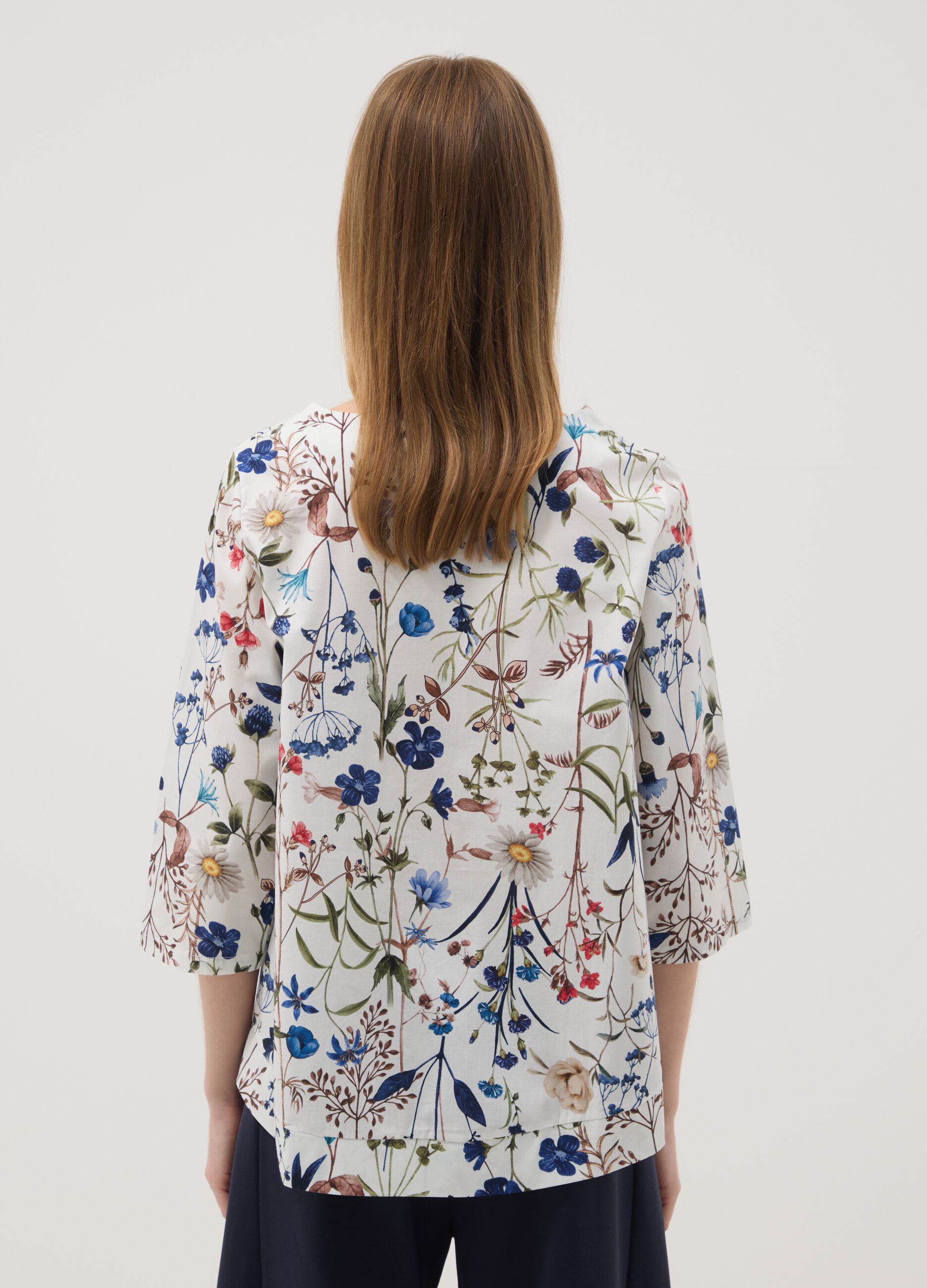 Wei&szlig;e Bluse aus Stretch-Baumwolle mit Blumenprint