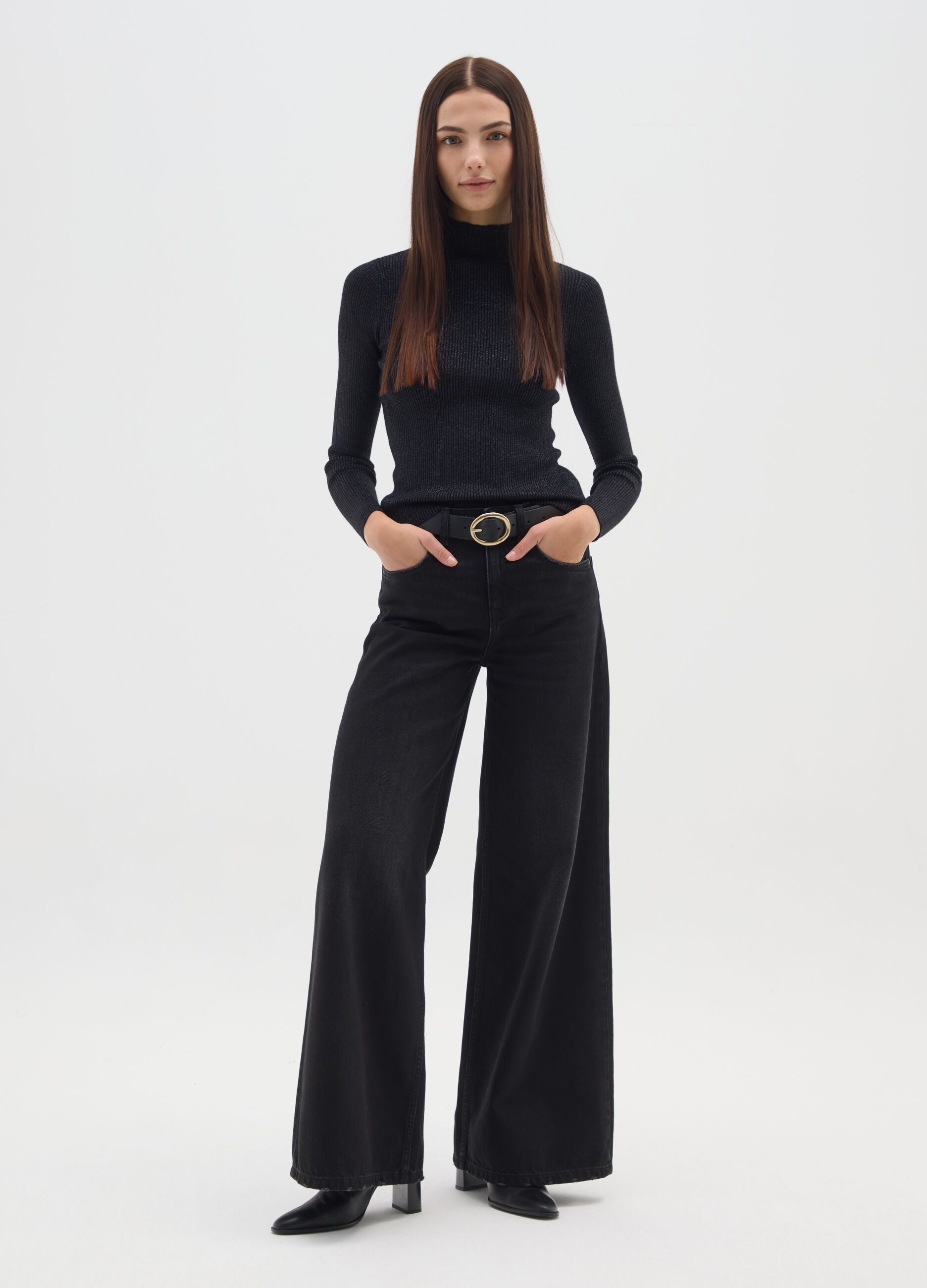 Black Turtleneck Sweater with Fitted Cut