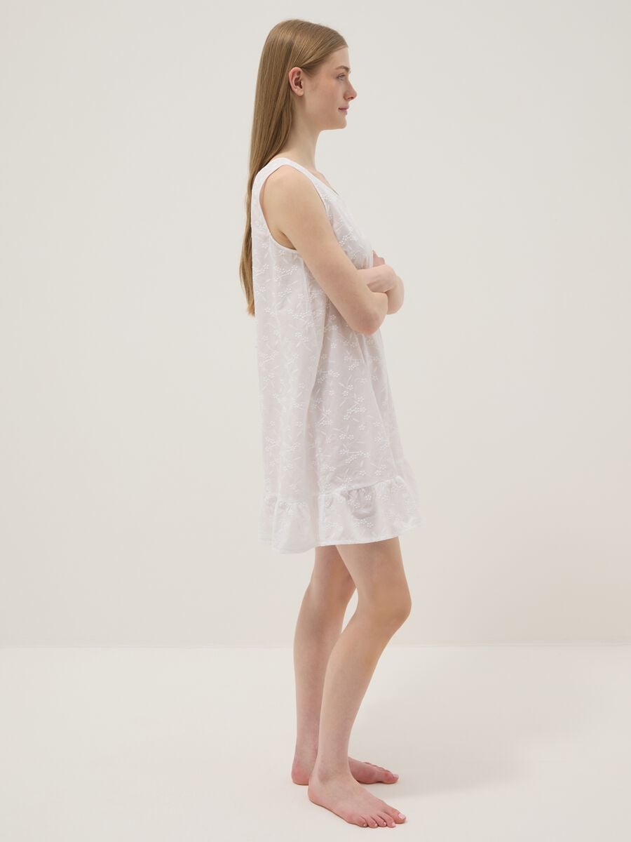 White sleeveless pure cotton nightdress with floral embroidery_1