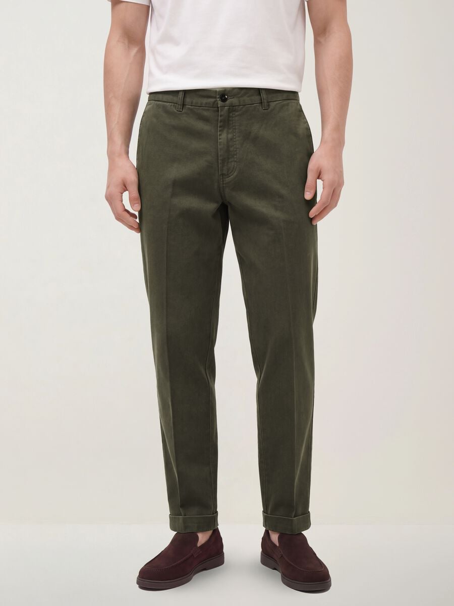 Green pure cotton carrot-fit chino trousers_2