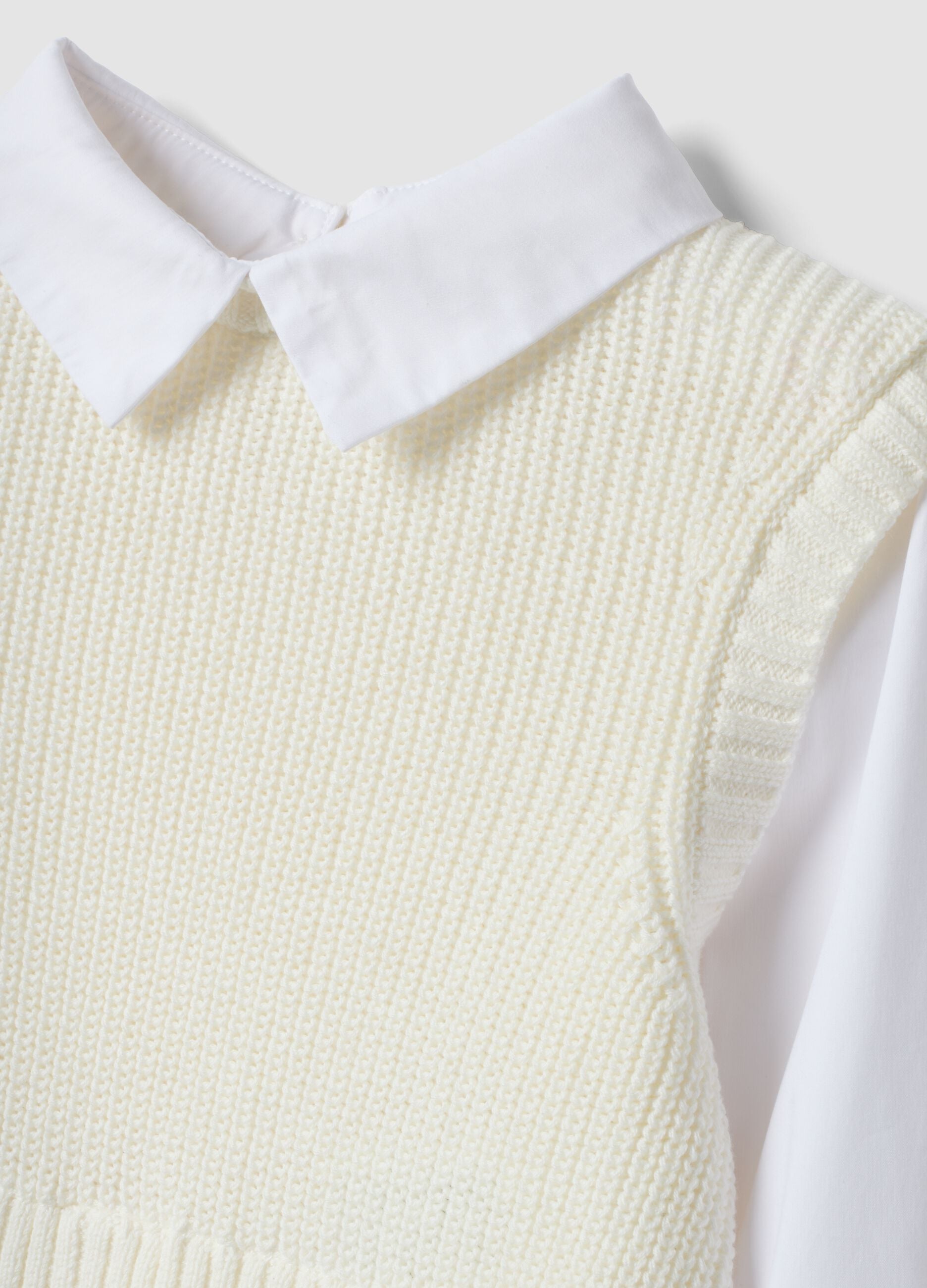 Maglia bianca in misto cotone con camicia over fit per bambina