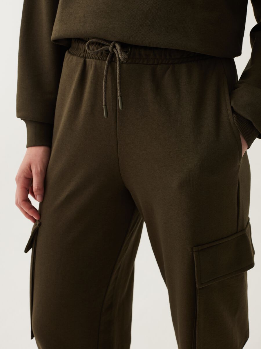 Cargo joggers in plush with drawstring_3