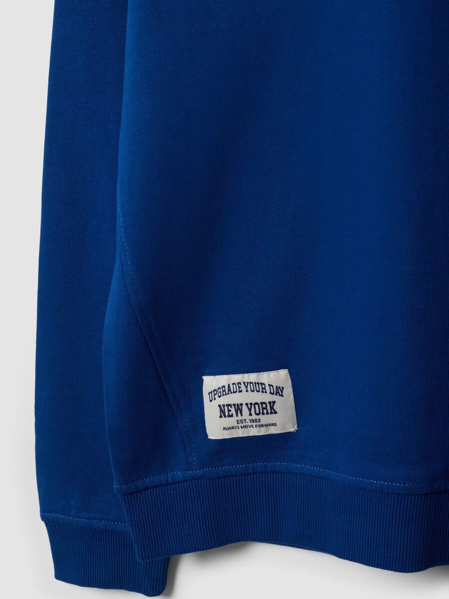 Blue pure cotton hoodie with print for boys_2