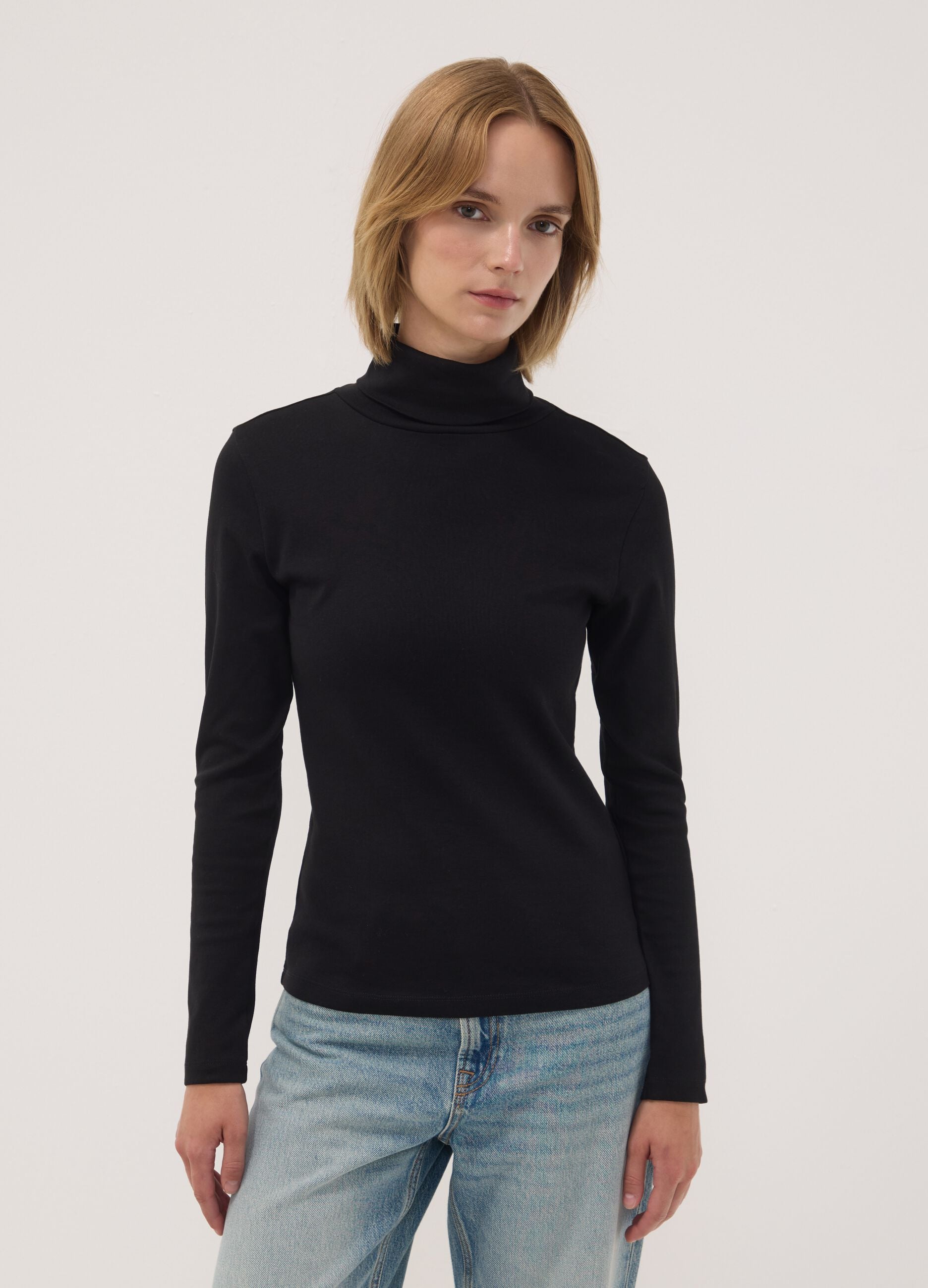 Schwarzes Longsleeve-T-Shirt aus reiner Baumwolle mit Rundhalsausschnitt