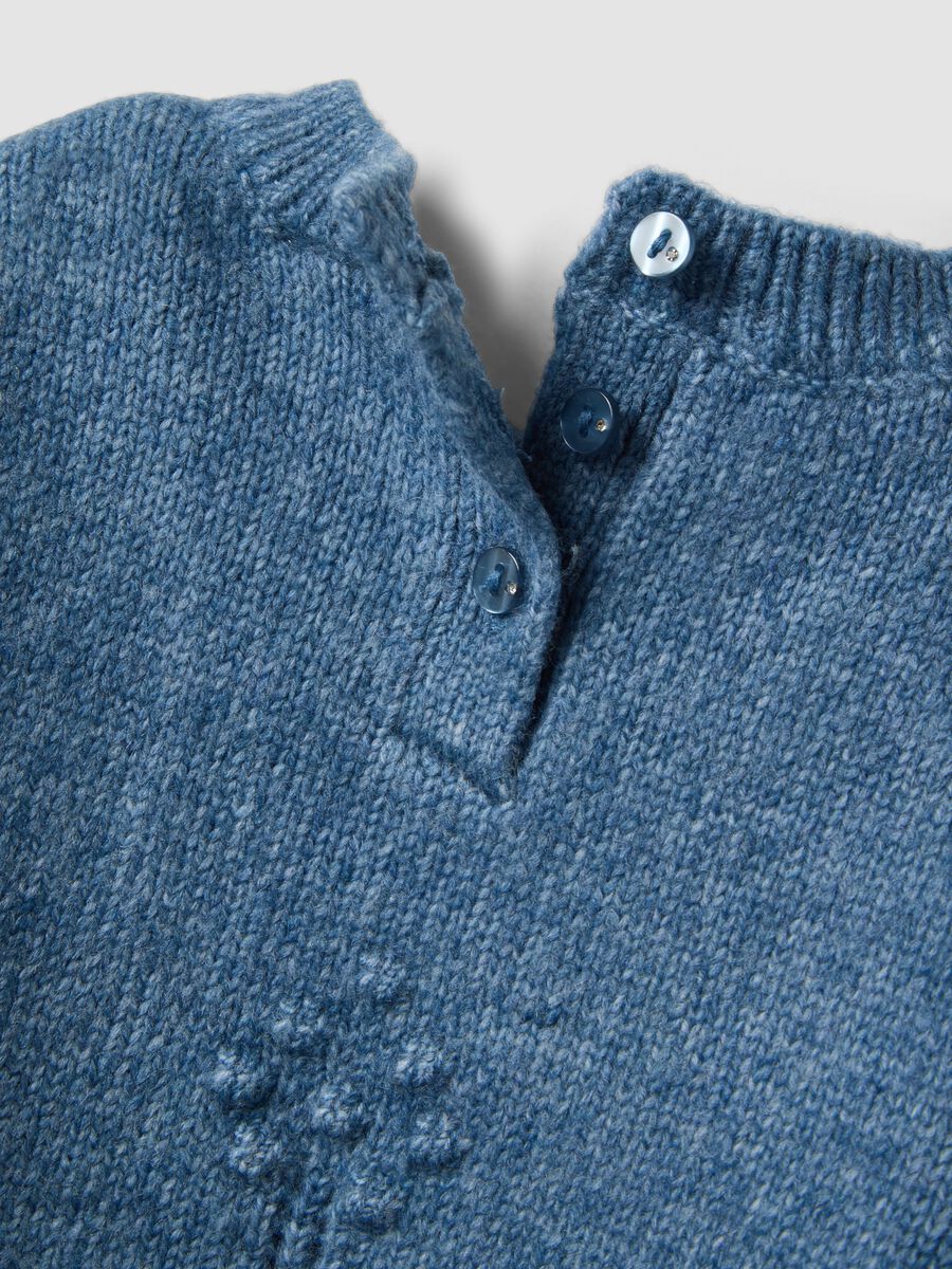 Blue crew-neck knitted jumper with floral pattern_3