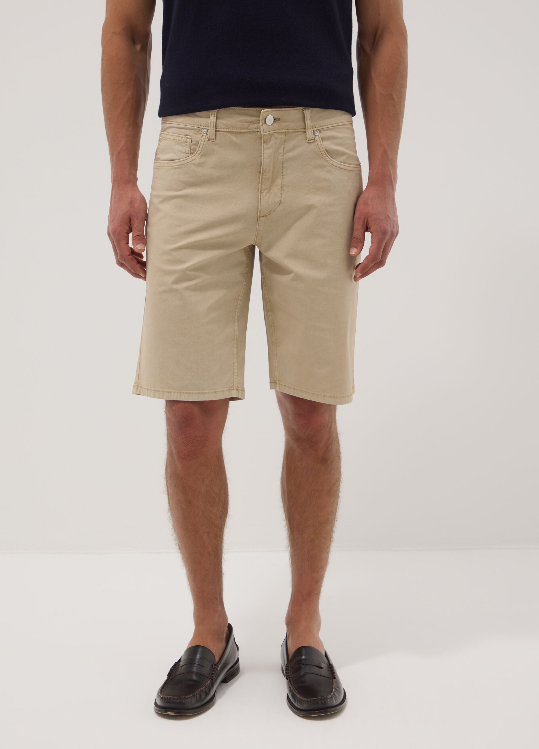 Beige stretch cotton five-pocket Bermuda shorts