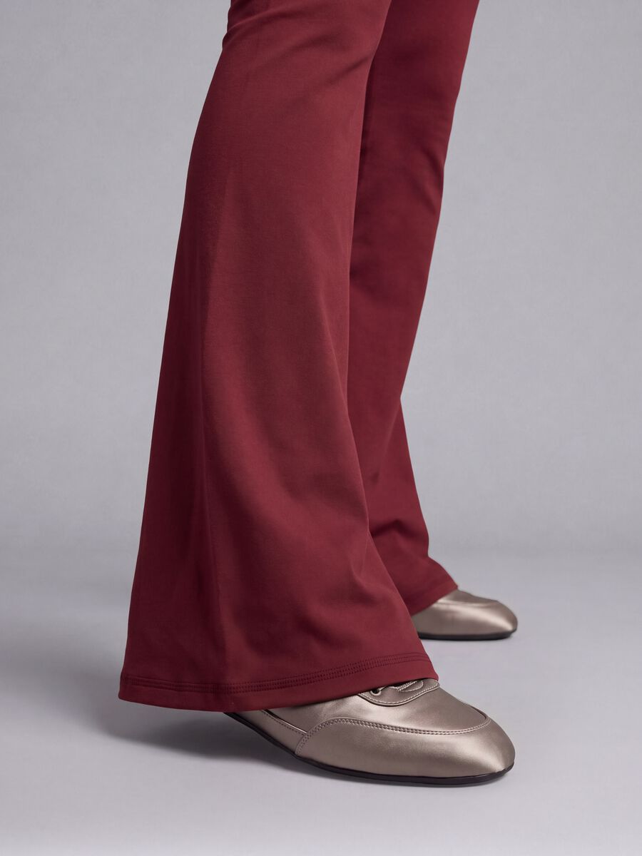 Red flared leggings in stretch fabric_3