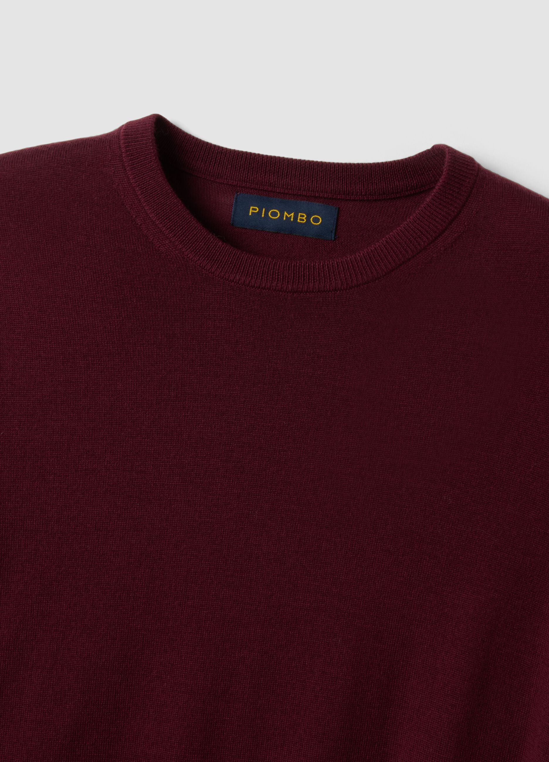 Burgundy merino wool crew-neck jumper, regular fit