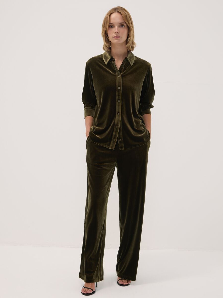 Camicia verde in tessuto velour elasticizzato regular fit_2
