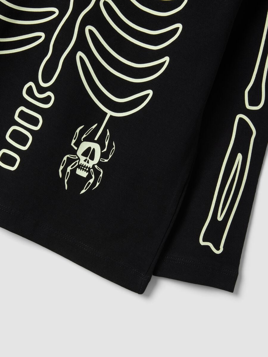 T-shirt nera in puro cotone con girocollo e stampa scheletro_6