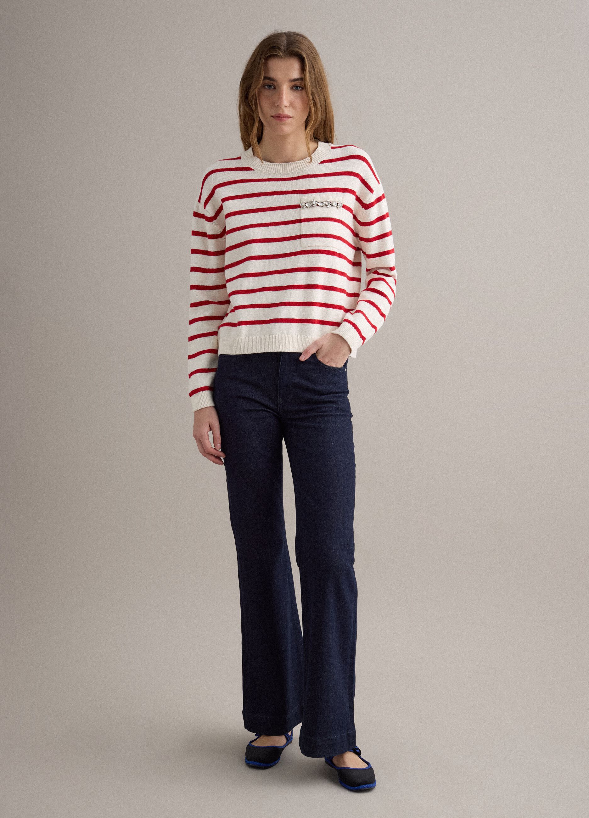 &Mu;&pi;&epsilon;&zeta; &pi;&omicron;&upsilon;&lambda;ό&beta;&epsilon;&rho; &mu;&epsilon; &kappa;ό&kappa;&kappa;&iota;&nu;&epsilon;&sigmaf; &rho;ί&gamma;&epsilon;&sigmaf; &alpha;&pi;ό &kappa;&alpha;&theta;&alpha;&rho;ό &beta;&alpha;&mu;&beta;ά&kappa;&iota; &tau;&alpha;&kappa;&tau;&iota;&kappa;ή &epsilon;&phi;&alpha;&rho;&mu;&omicron;&gamma;ή