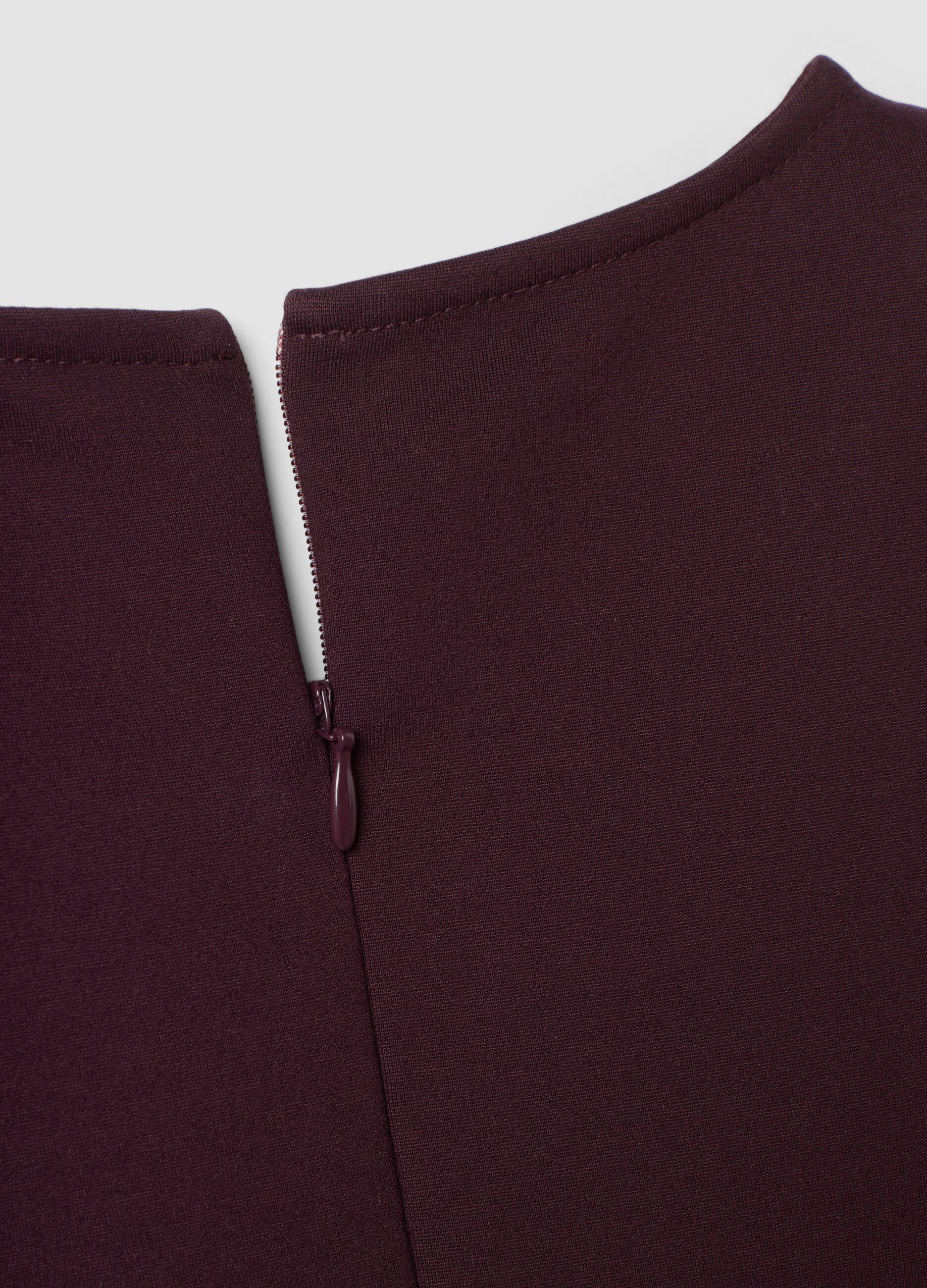 Abito smanicato rosso in punto Milano di viscosa elasticizzata straight fit