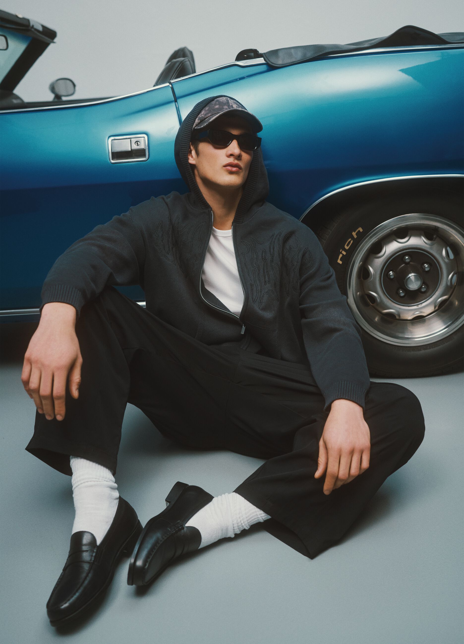 &Mu;&alpha;ύ&rho;&omicron; &phi;&omicron;ύ&tau;&epsilon;&rho; &alpha;&pi;ό &beta;&alpha;&mu;&beta;ά&kappa;&iota; &mu;&epsilon; &mu;&epsilon;&gamma;ά&lambda;&omicron; &mu;έ&gamma;&epsilon;&theta;&omicron;&sigmaf;, &kappa;&omicron;&upsilon;&kappa;&omicron;ύ&lambda;&alpha; &kappa;&alpha;&iota; &phi;&epsilon;&rho;&mu;&omicron;&upsilon;ά&rho;