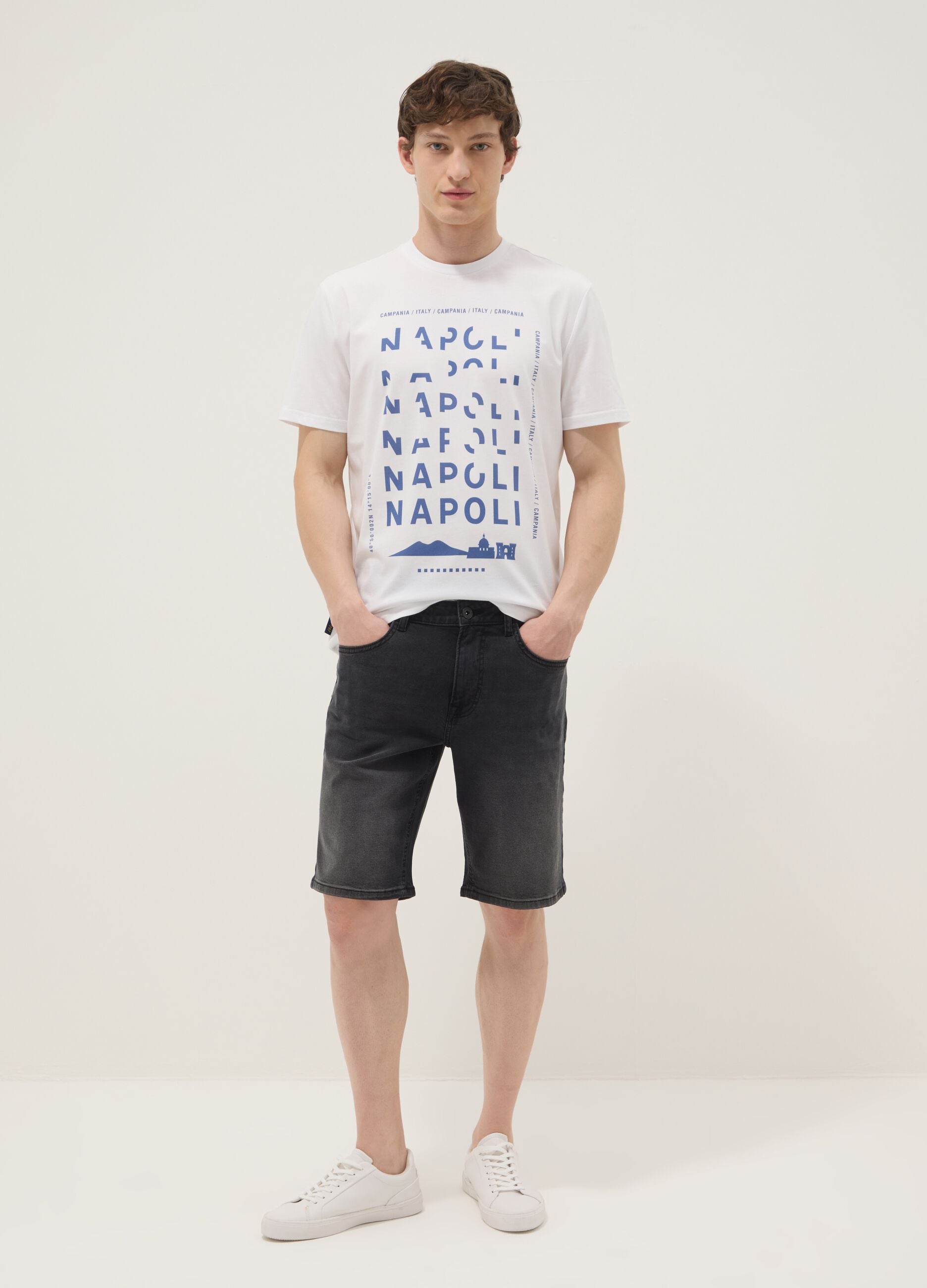 Wei&szlig;es T-Shirt aus reiner Baumwolle mit kurzen &Auml;rmeln, Regular Fit