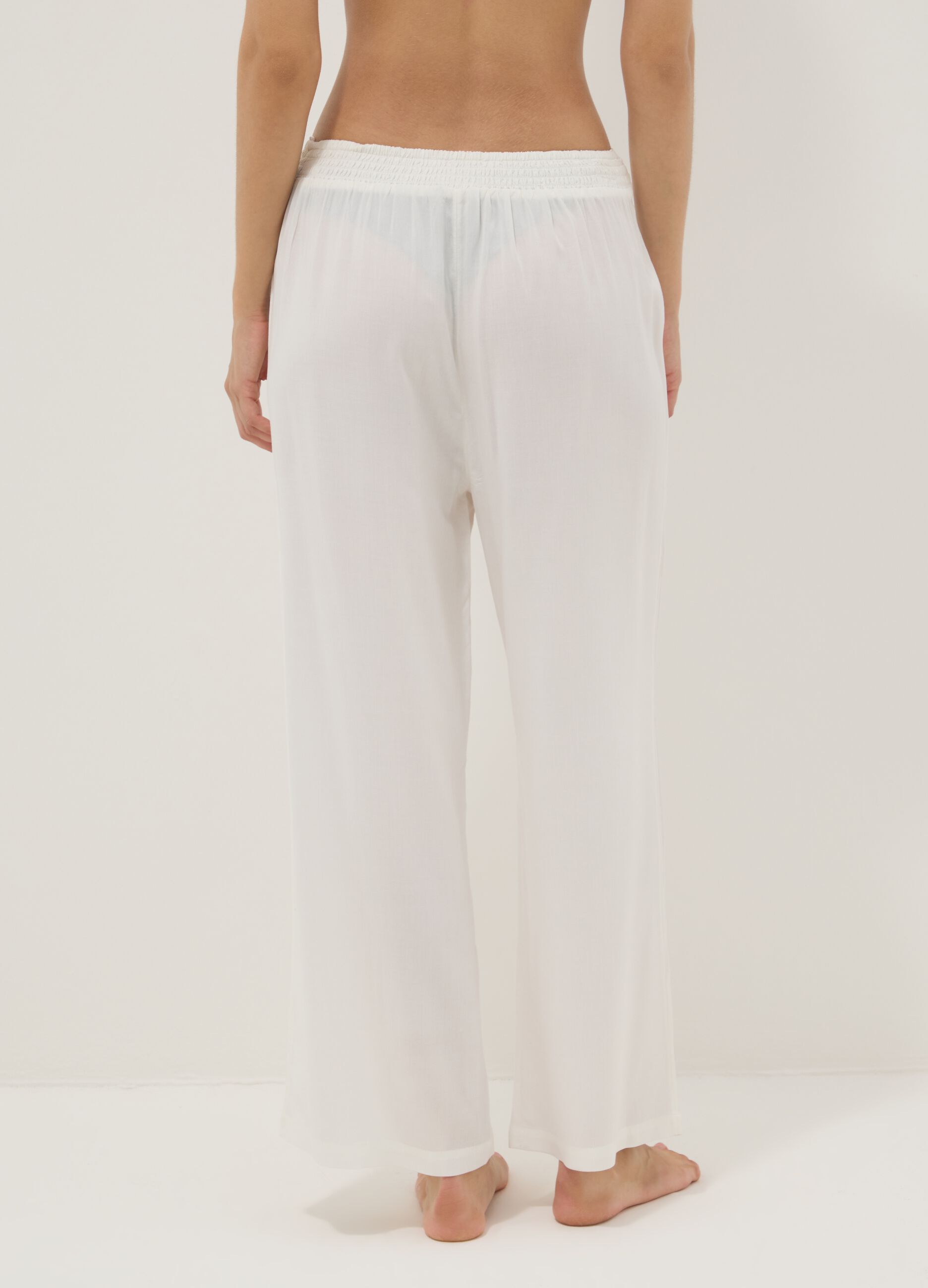 Lange Hose aus reiner Viskose in Weiss