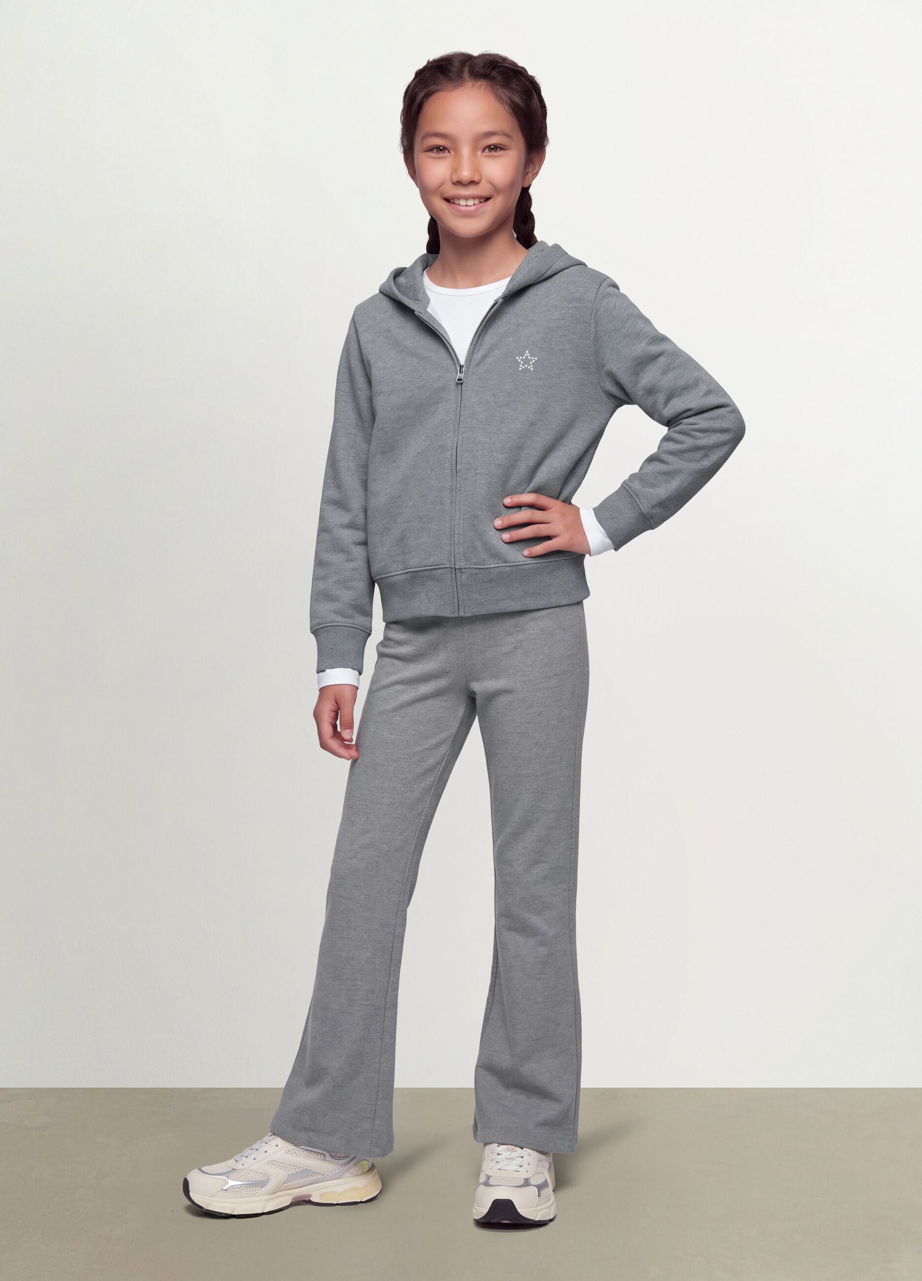Sweatshirt cinzenta com capuz em algod&atilde;o org&acirc;nico com estampado de estrela, corte regular