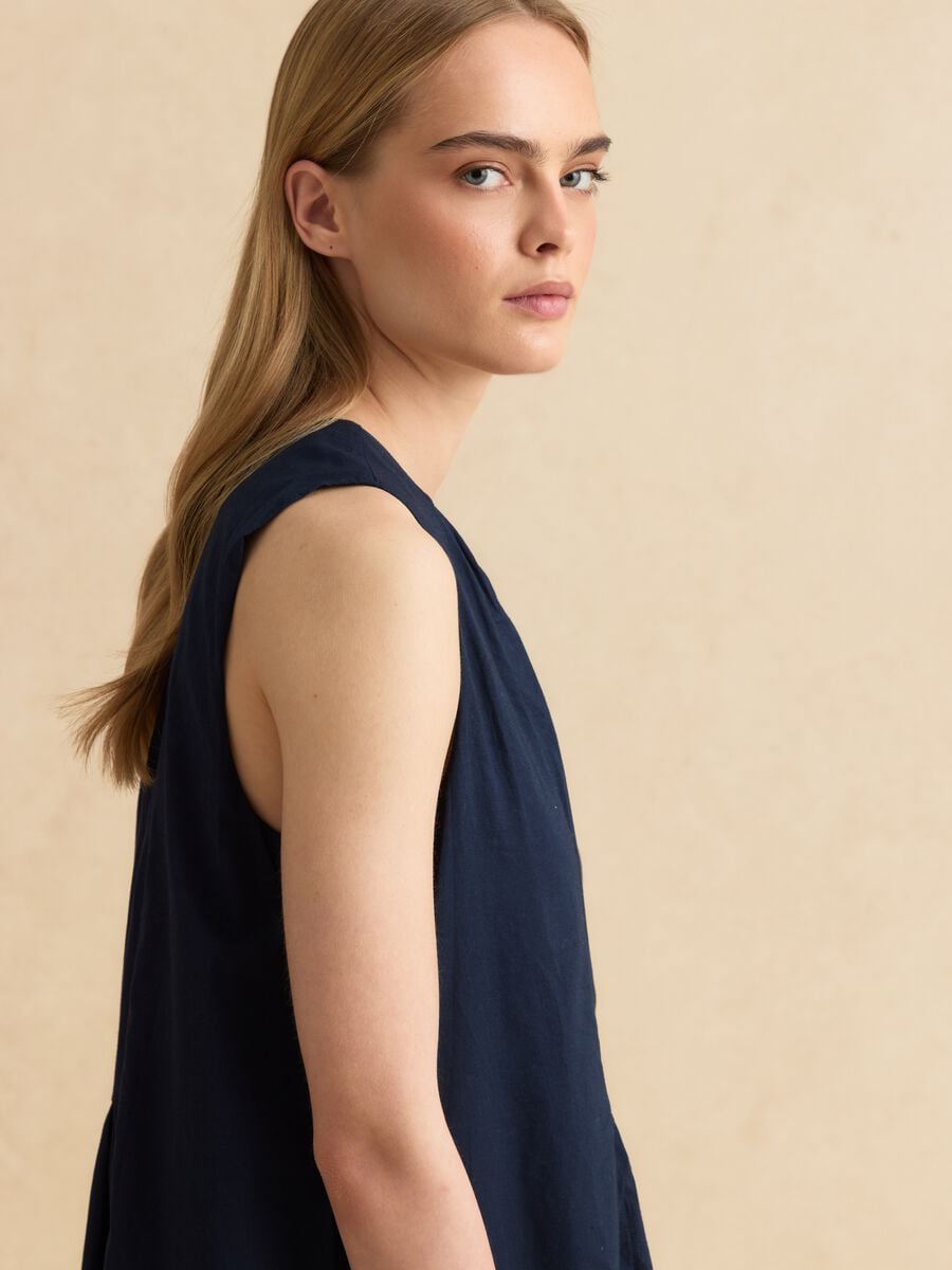 Vestido midi azul de puro algod&oacute;n, corte regular con frunces_3