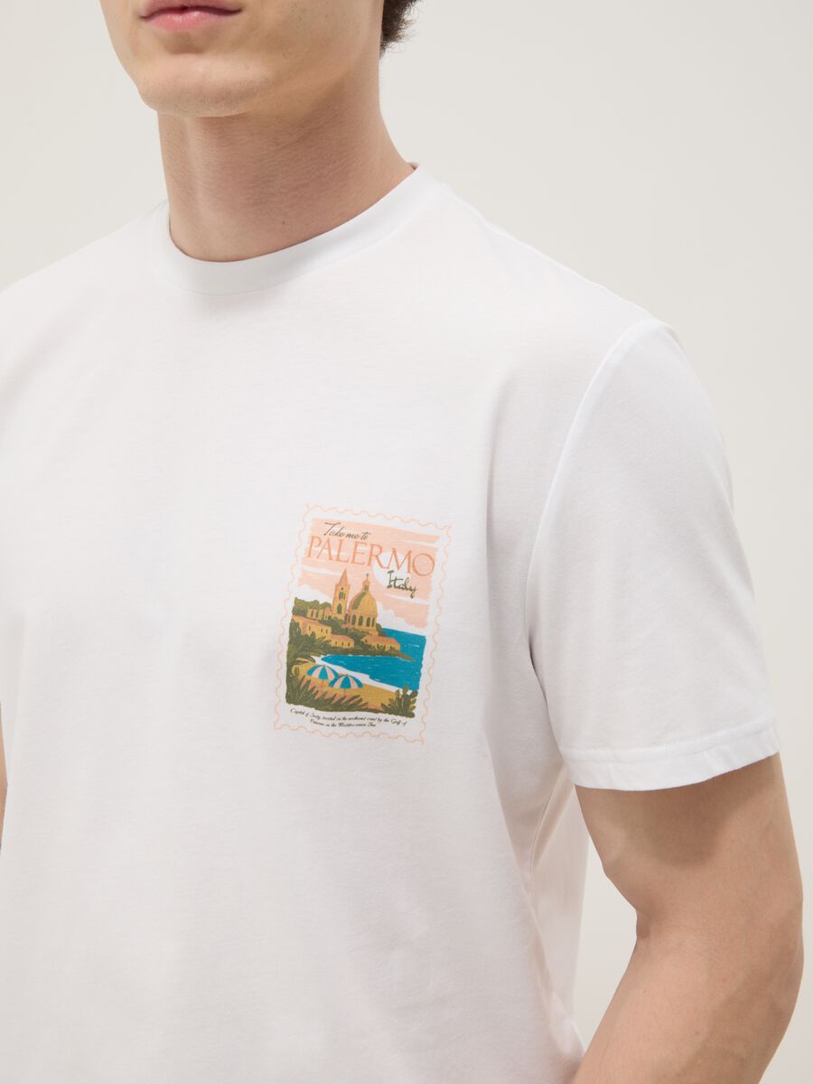 Wei&szlig;es T-Shirt aus reiner Baumwolle mit Print, Regular Fit_2