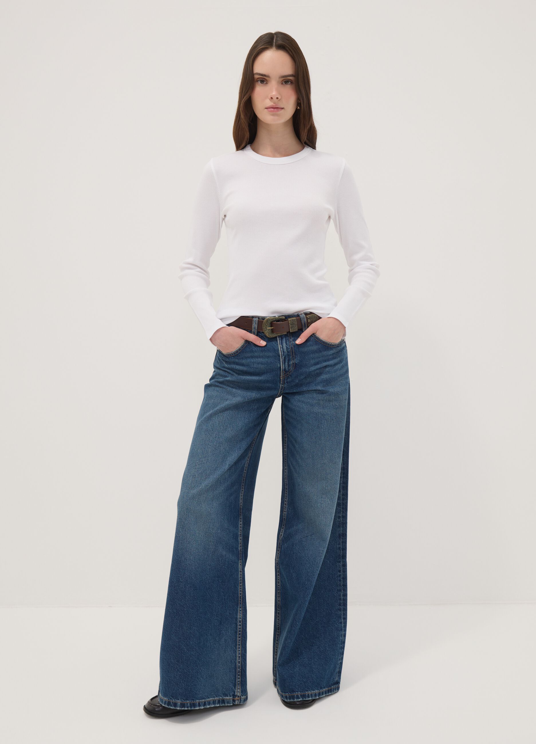 White long-sleeved pure cotton T-shirt