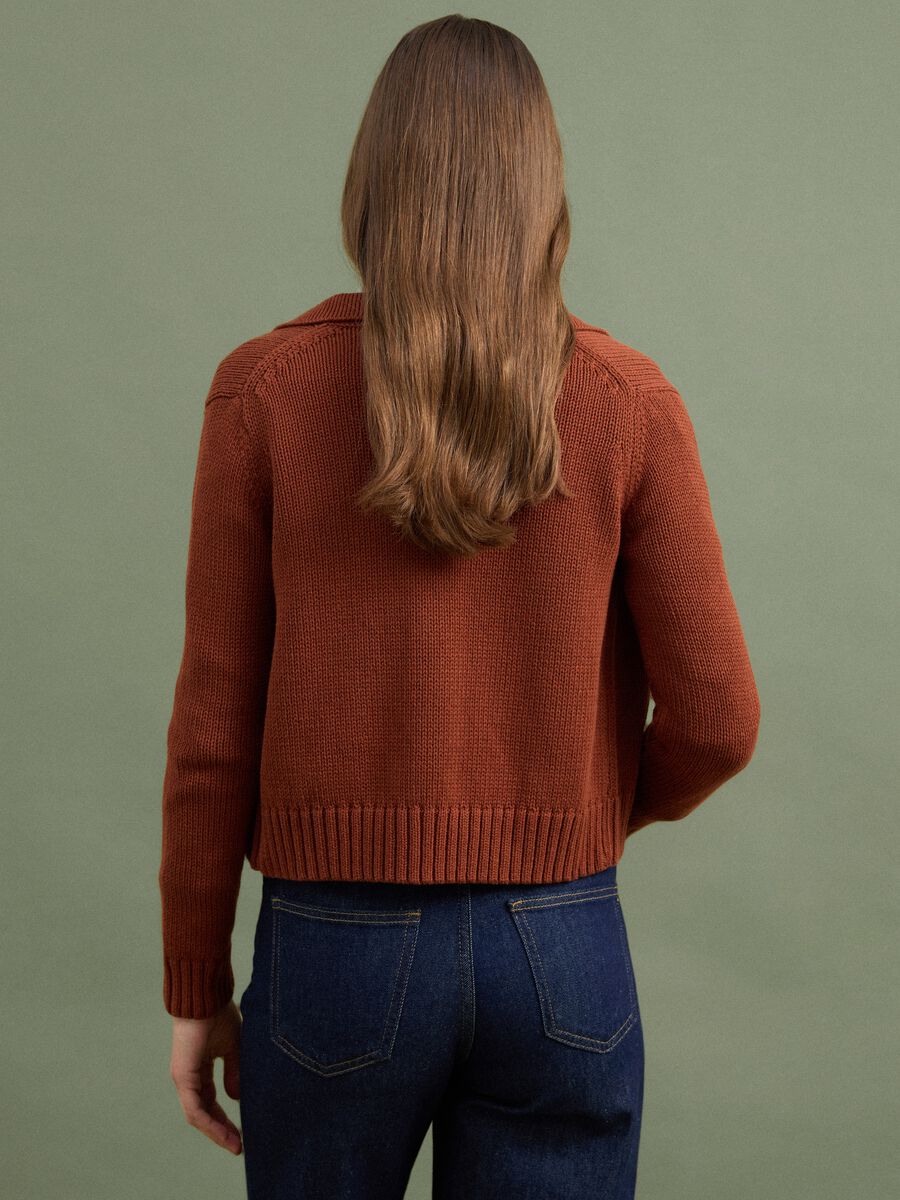 Cardigan rosso in puro cotone con bottoni regular fit_3