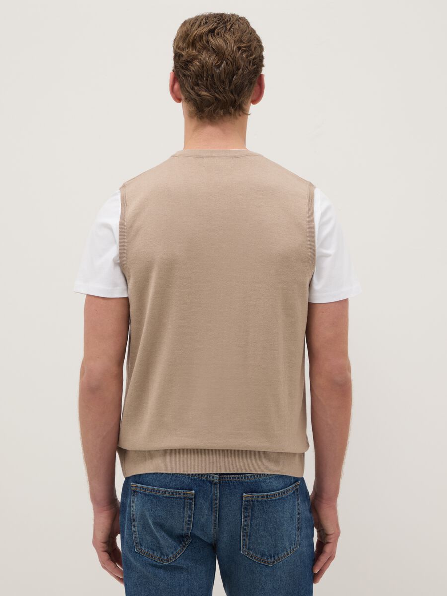 Beige deep V cotton-blend waistcoat with regular fit and buttons_2