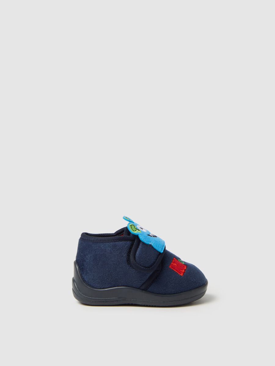Blue newborn shoes with colourful details and velcro fastening_0