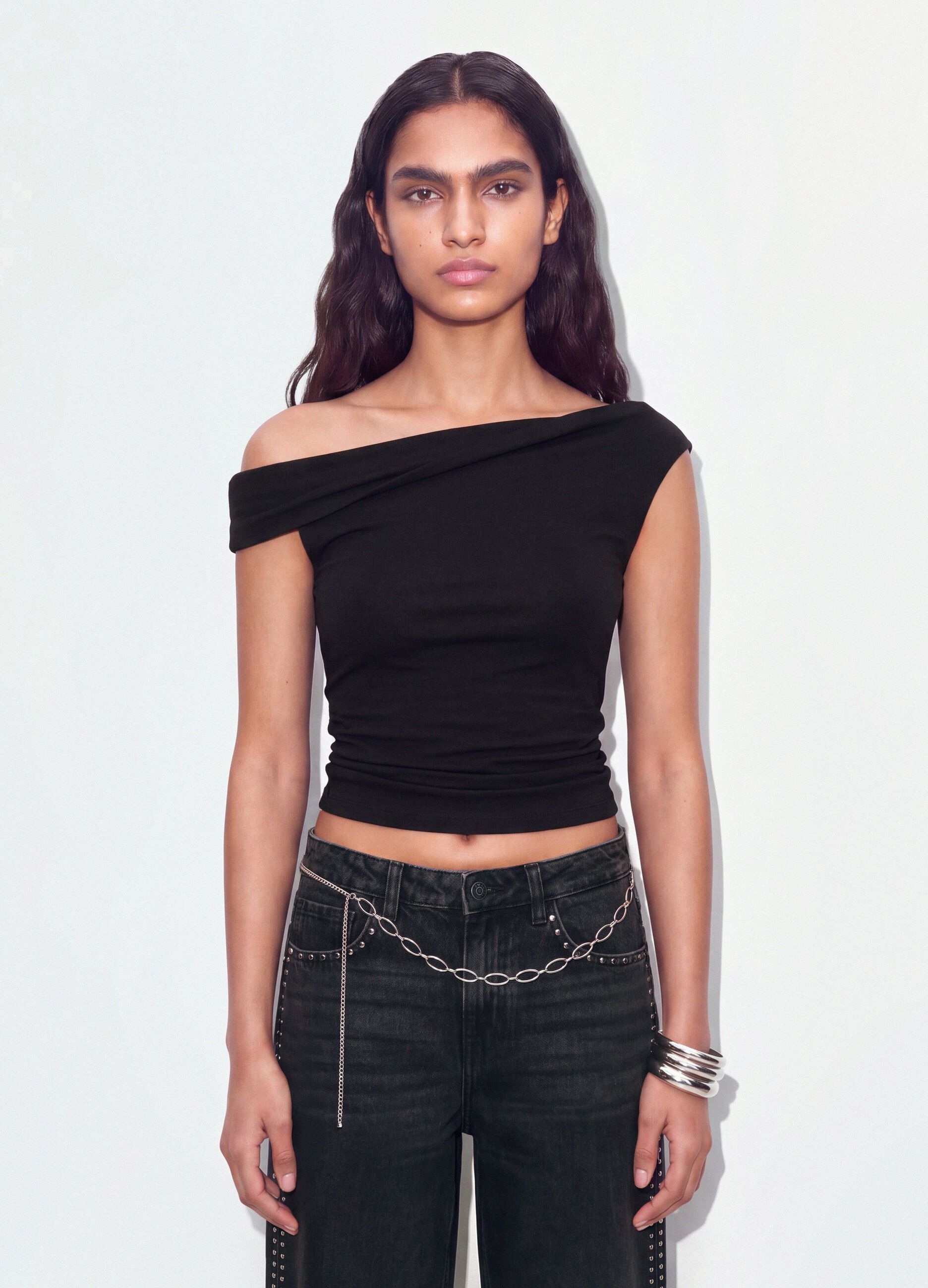 Black asymmetric one-shoulder slim-fit stretch viscose top
