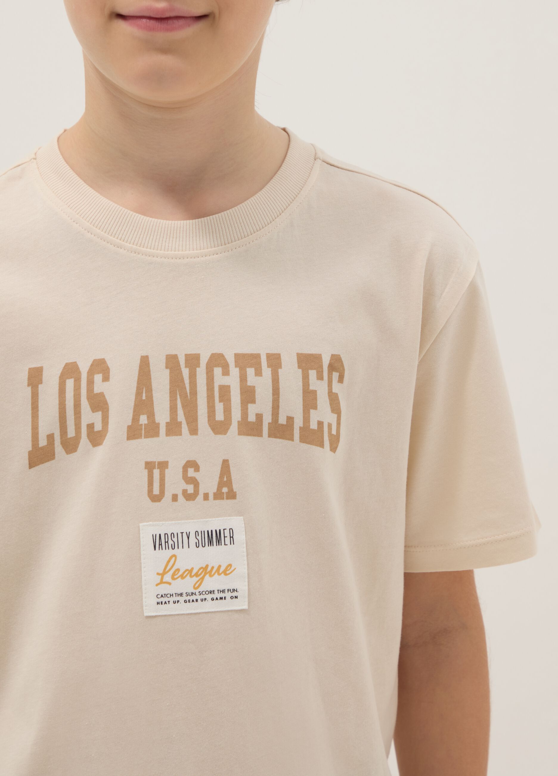 Boy's regular fit beige pure cotton T-shirt with print