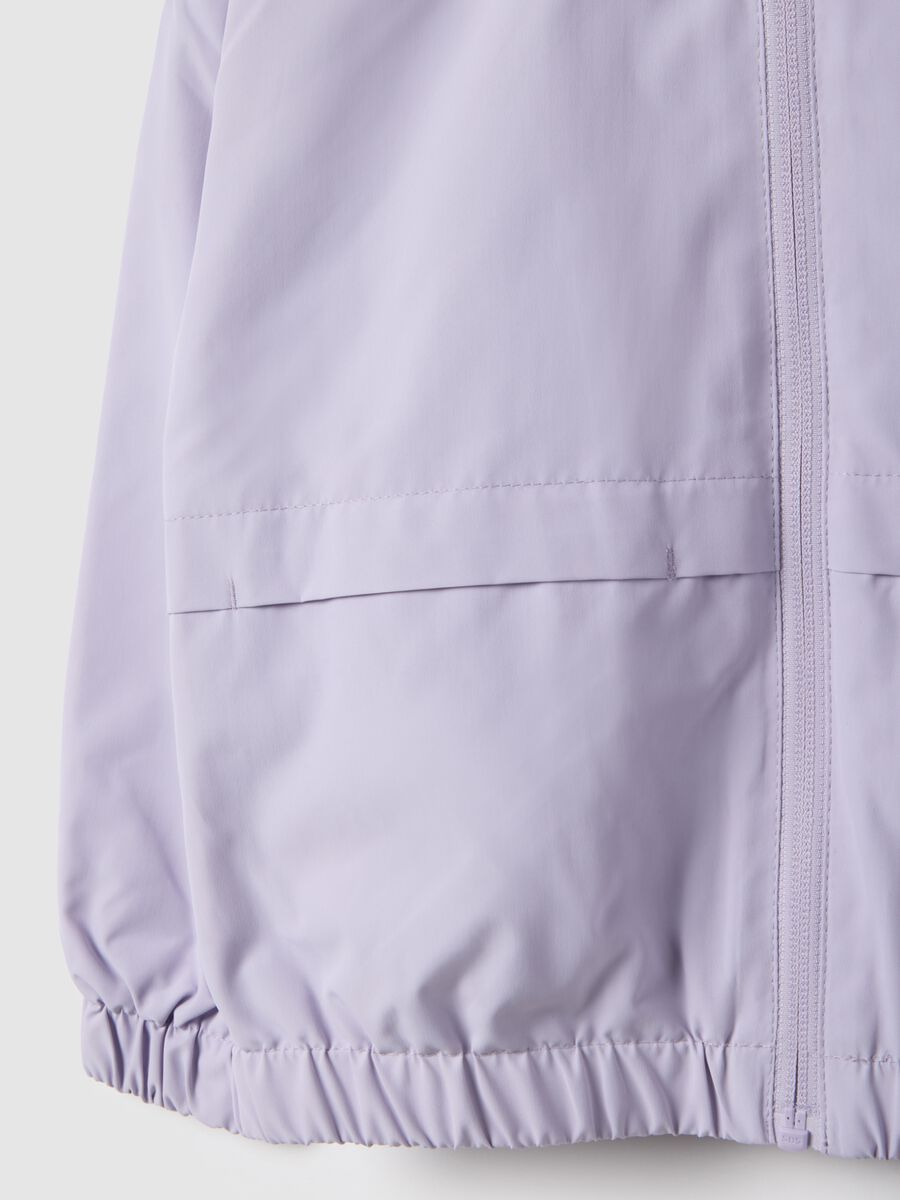 Giacca impermeabile viola regular fit con cappuccio per bambina_2