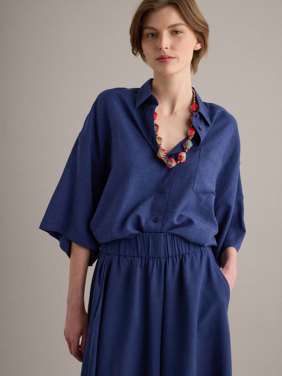 Camisa azul em mistura de viscose e linho, corte oversize_0