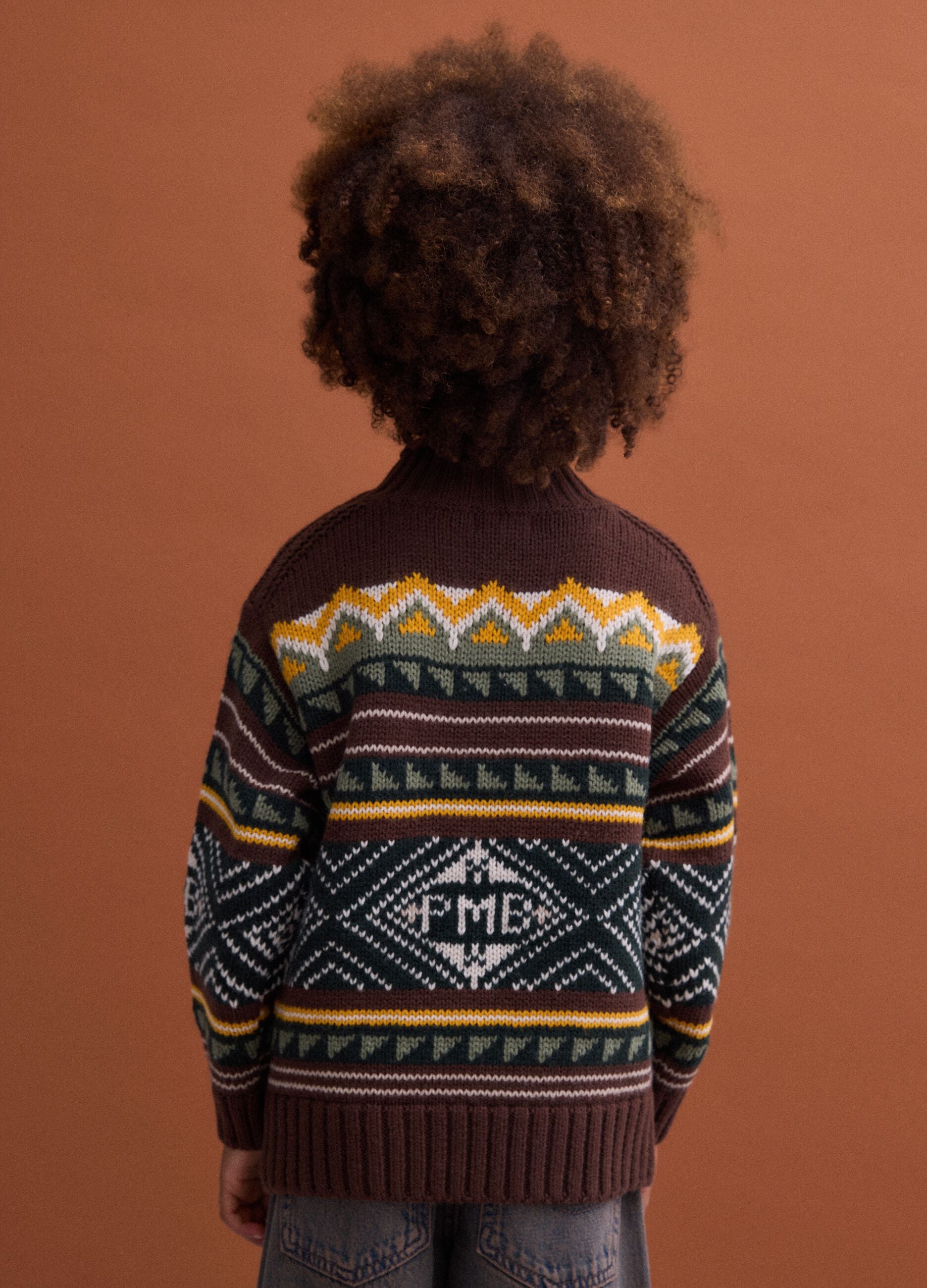 Maglione multicolor jacquard in misto lana con colletto rialzato regular fit