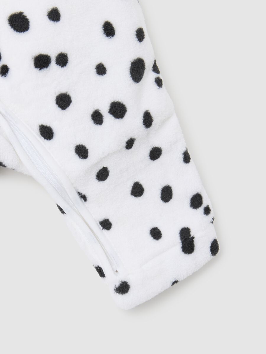 Zip-up polka dot baby sleepsuit_3