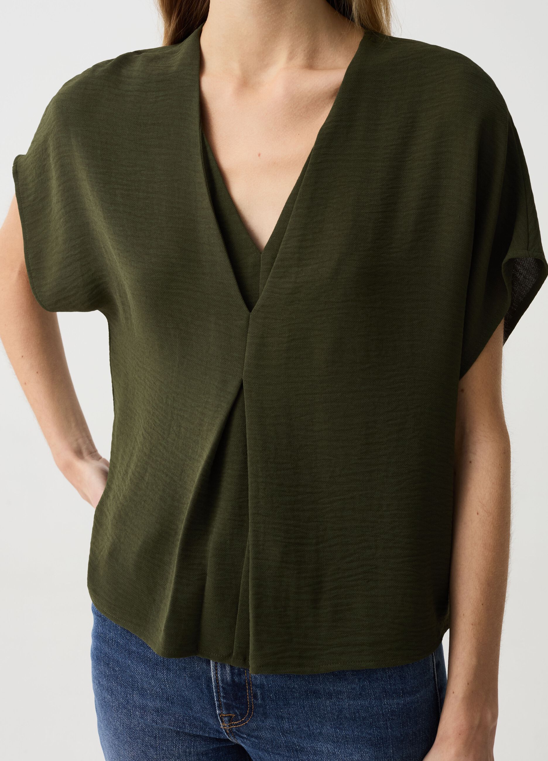Crinkle-effect blouse with V neck